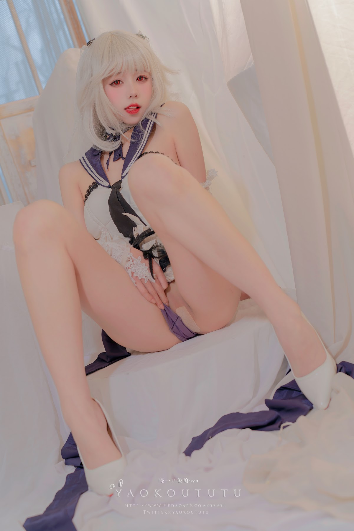 Coser@黏黏团子兔 – 梳妆的大小姐 – 可畏 - P13