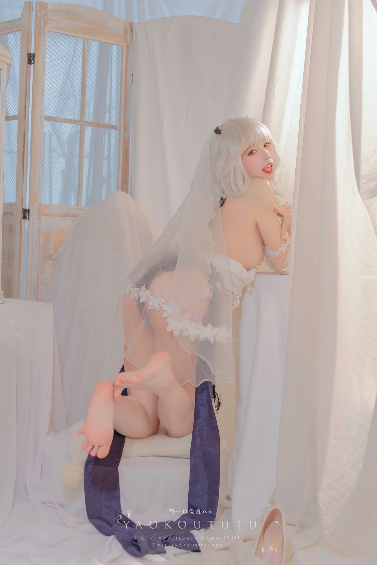 Coser@黏黏团子兔 – 梳妆的大小姐 – 可畏 - P4