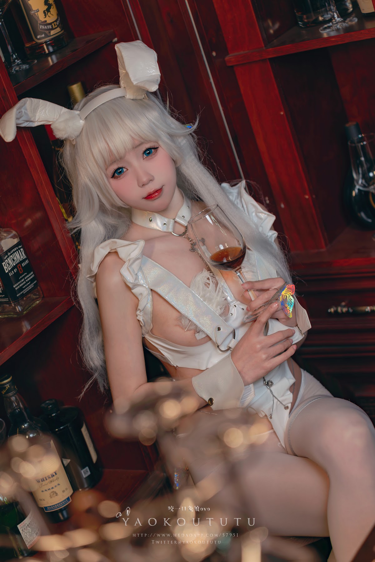 Coser@黏黏团子兔 – 恶毒酒吧 - P23