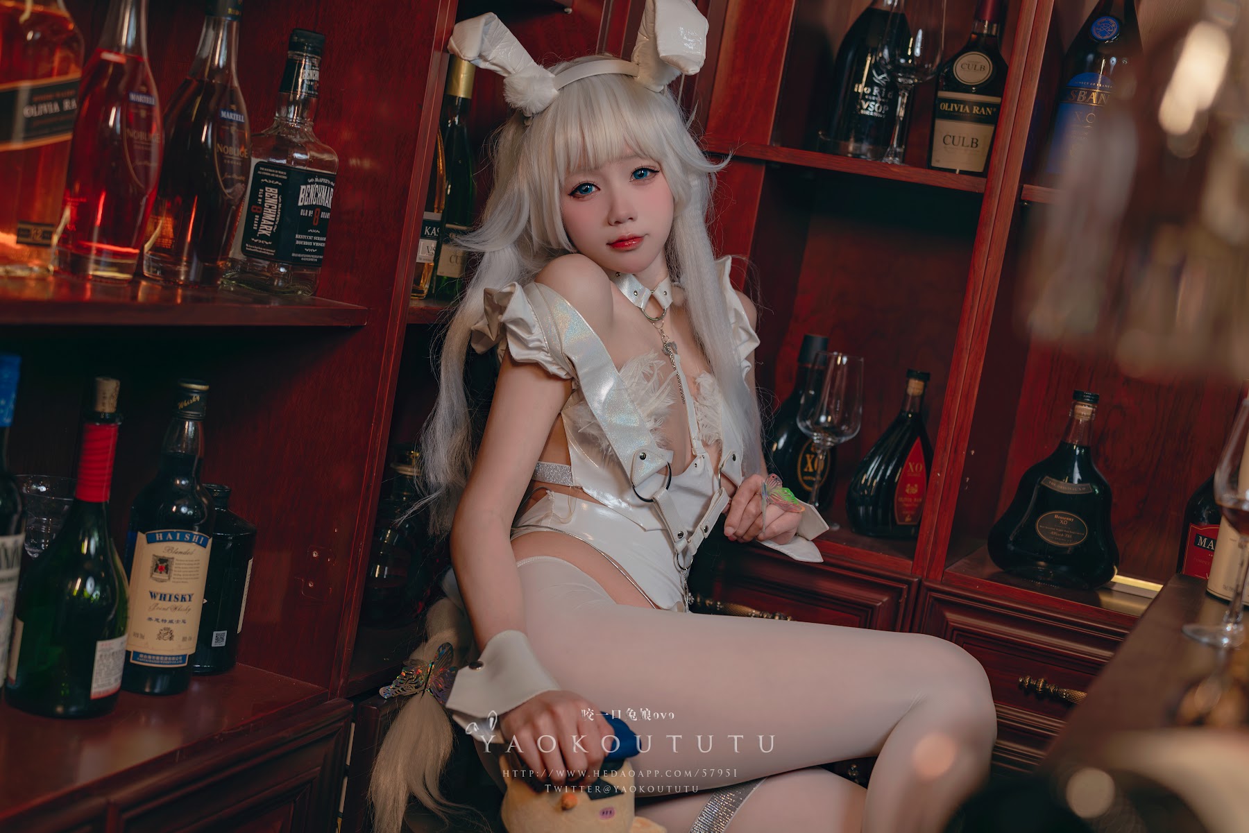Coser@黏黏团子兔 – 恶毒酒吧 - P34