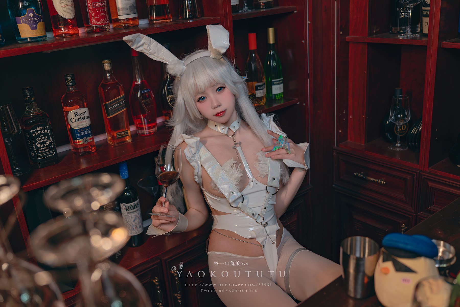 Coser@黏黏团子兔 – 恶毒酒吧 - P39