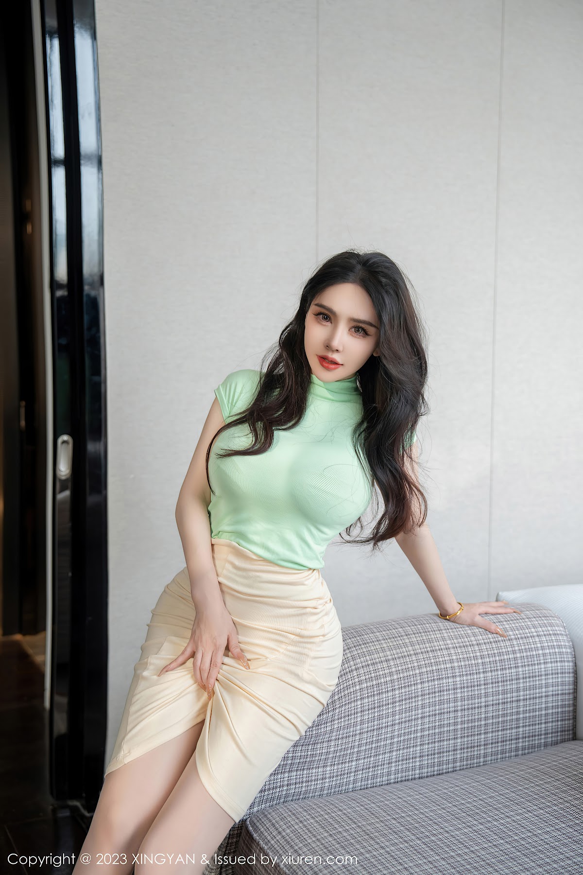 XingYan Vol.215 Pan Jiaojiao (潘娇娇) - P2