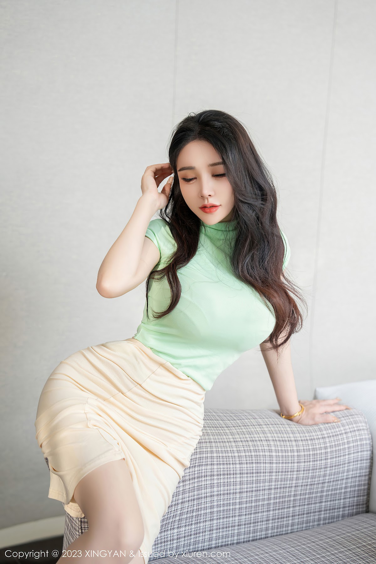 XingYan Vol.215 Pan Jiaojiao (潘娇娇) - P4
