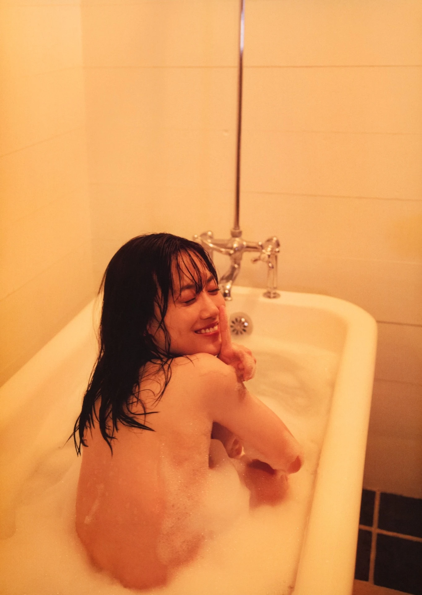 Mizuki Yamashita 山下美月, 2nd写真集 「ヒロイン」 Set.03 - P21