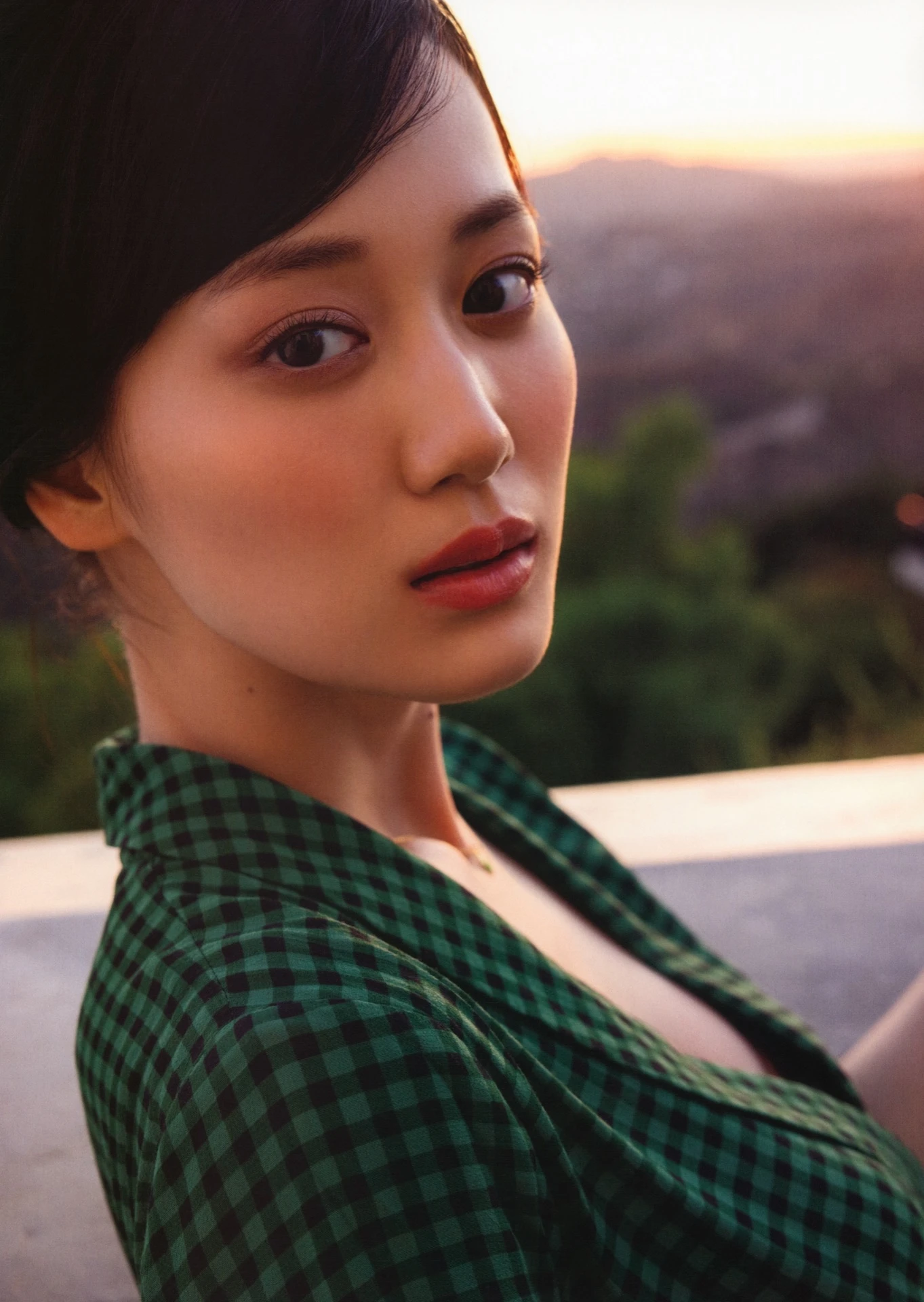 Mizuki Yamashita 山下美月, 2nd写真集 「ヒロイン」 Set.03 - P25