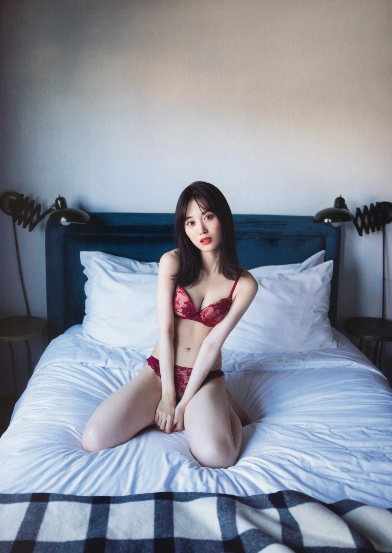 Mizuki Yamashita 山下美月, 2nd写真集 「ヒロイン」 Set.04 - P10