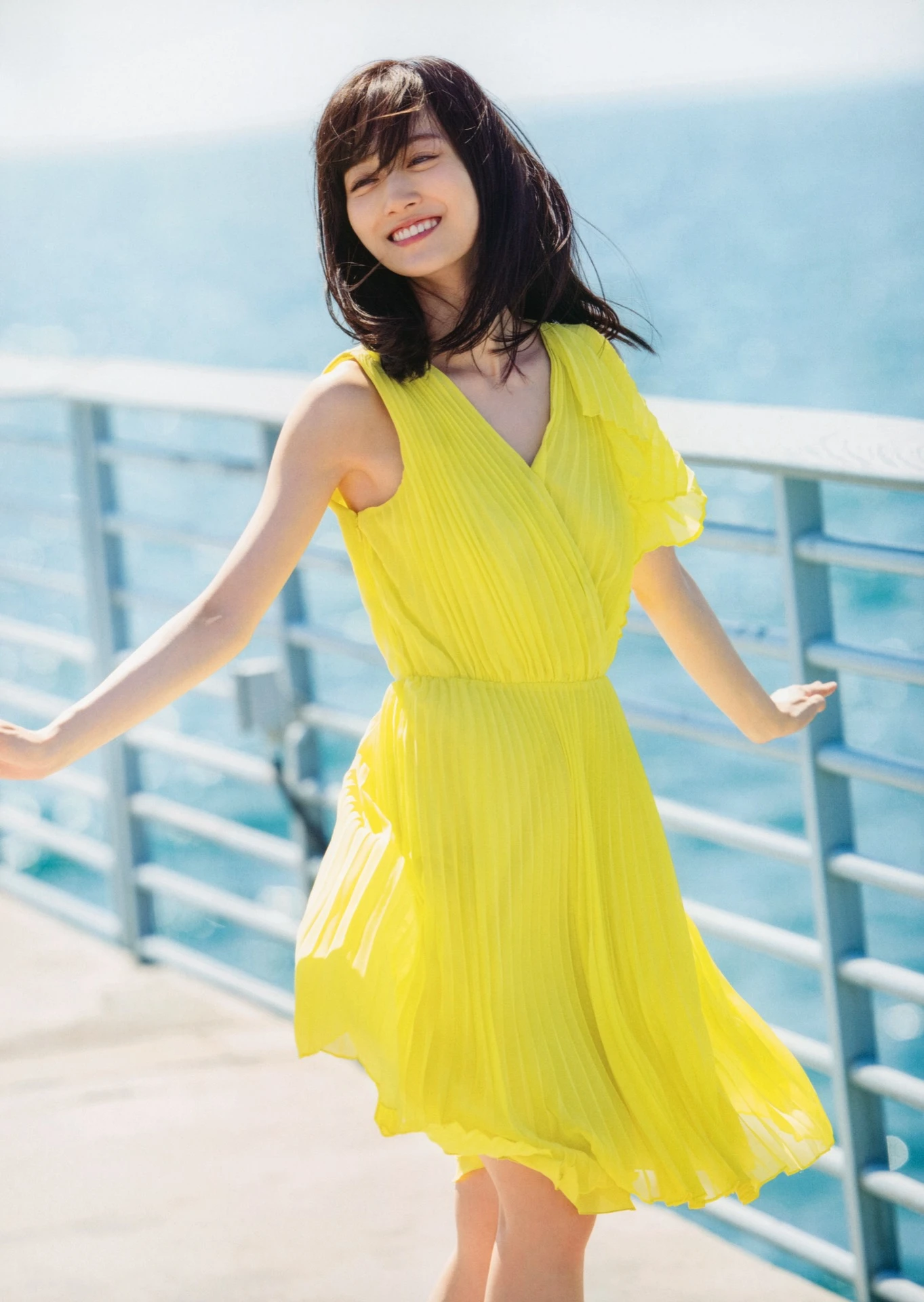 Mizuki Yamashita 山下美月, 2nd写真集 「ヒロイン」 Set.04 - P3