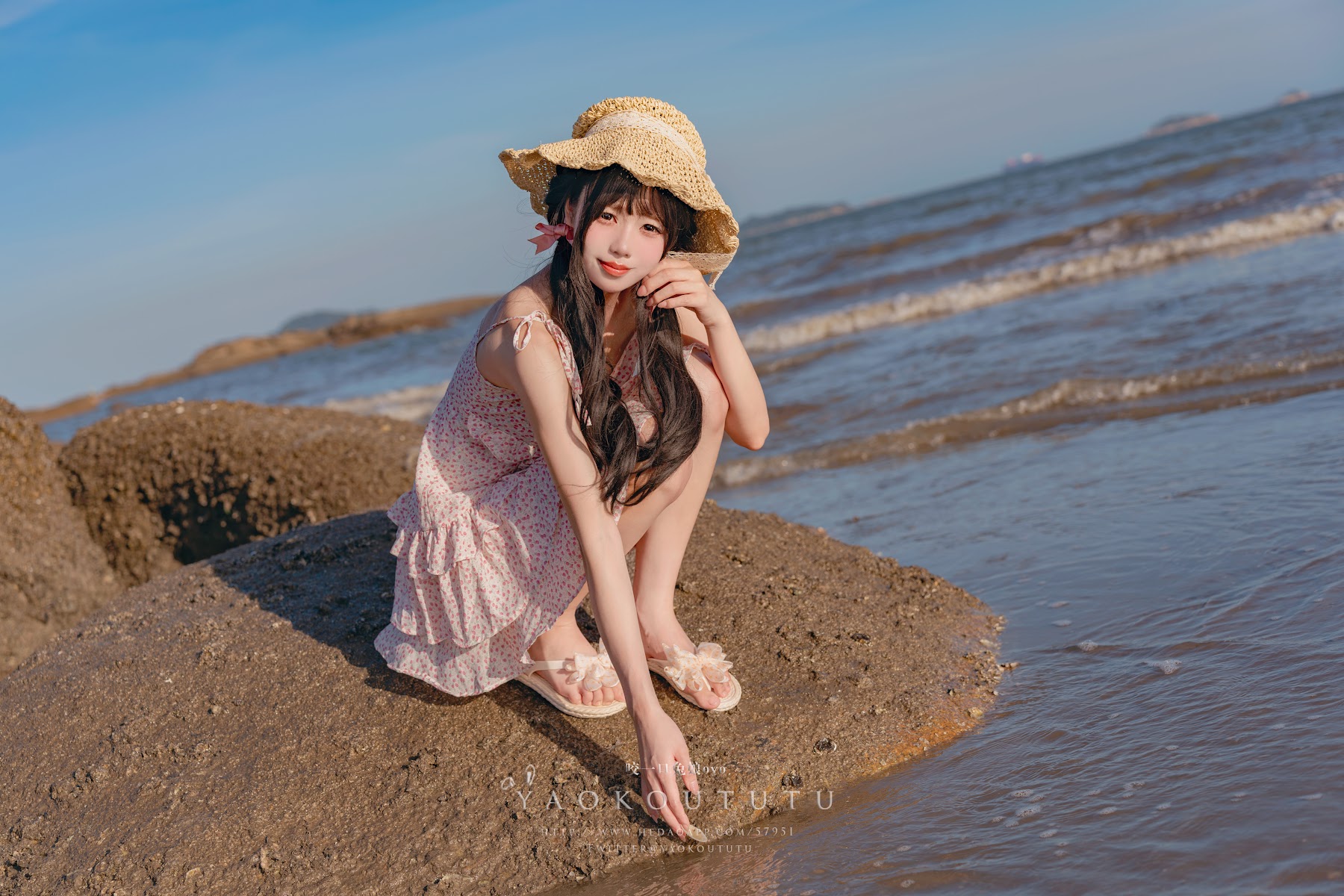 Coser@黏黏团子兔 – 邻家小妹&日不落 - P16