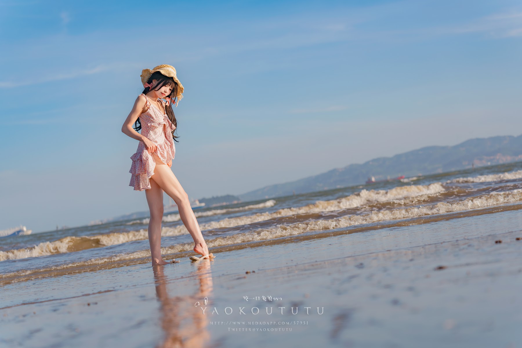 Coser@黏黏团子兔 – 邻家小妹&日不落 - P18