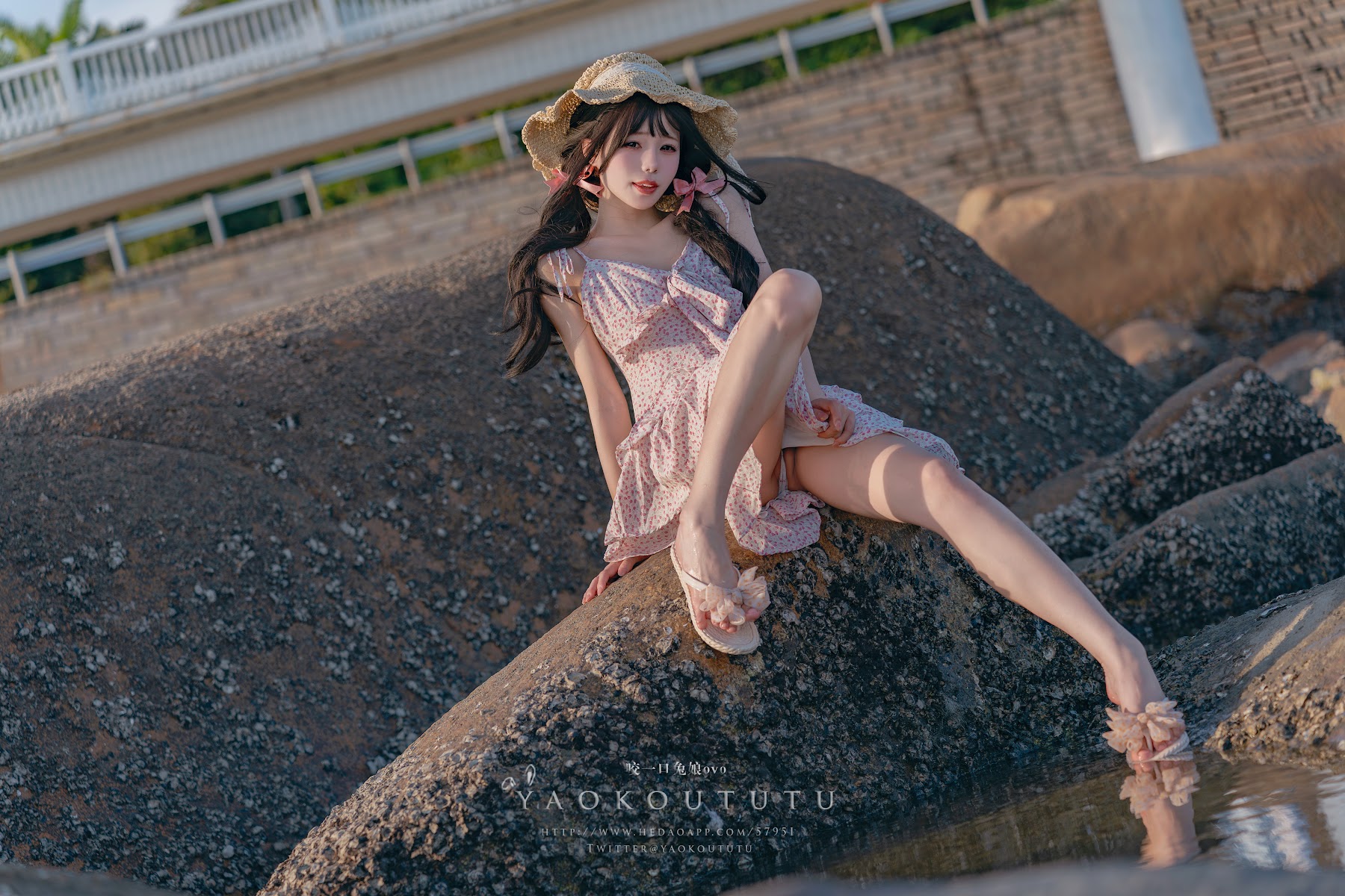 Coser@黏黏团子兔 – 邻家小妹&日不落 - P24