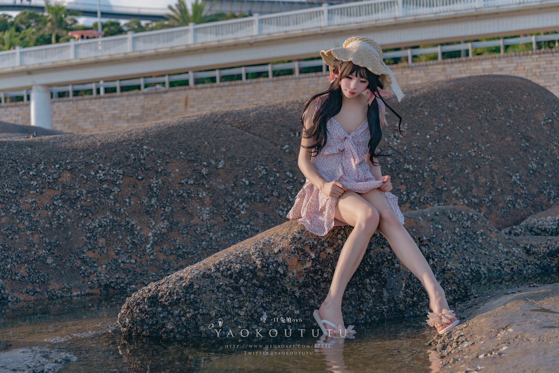 Coser@黏黏团子兔 – 邻家小妹&日不落 - P25