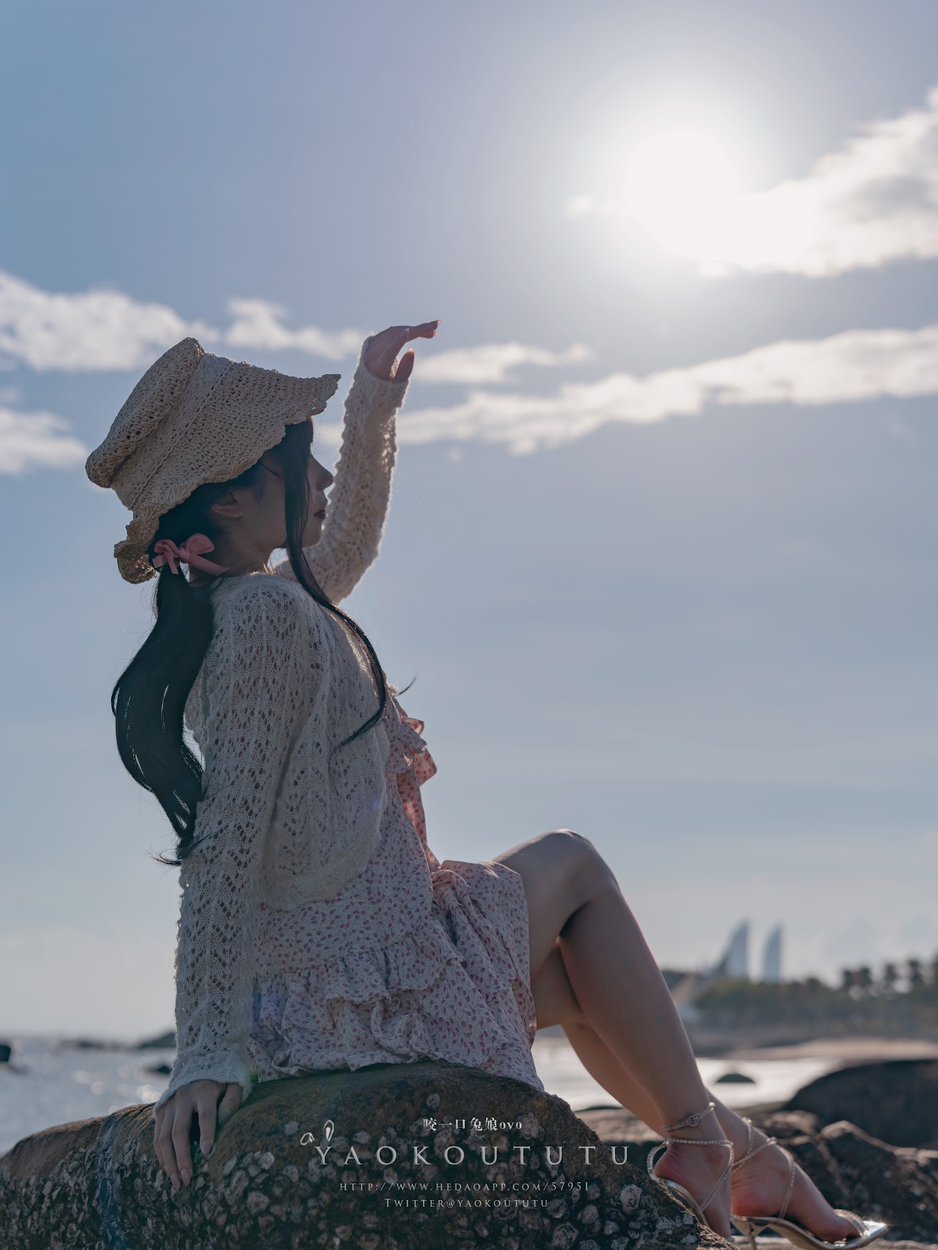 Coser@黏黏团子兔 – 邻家小妹&日不落 - P60