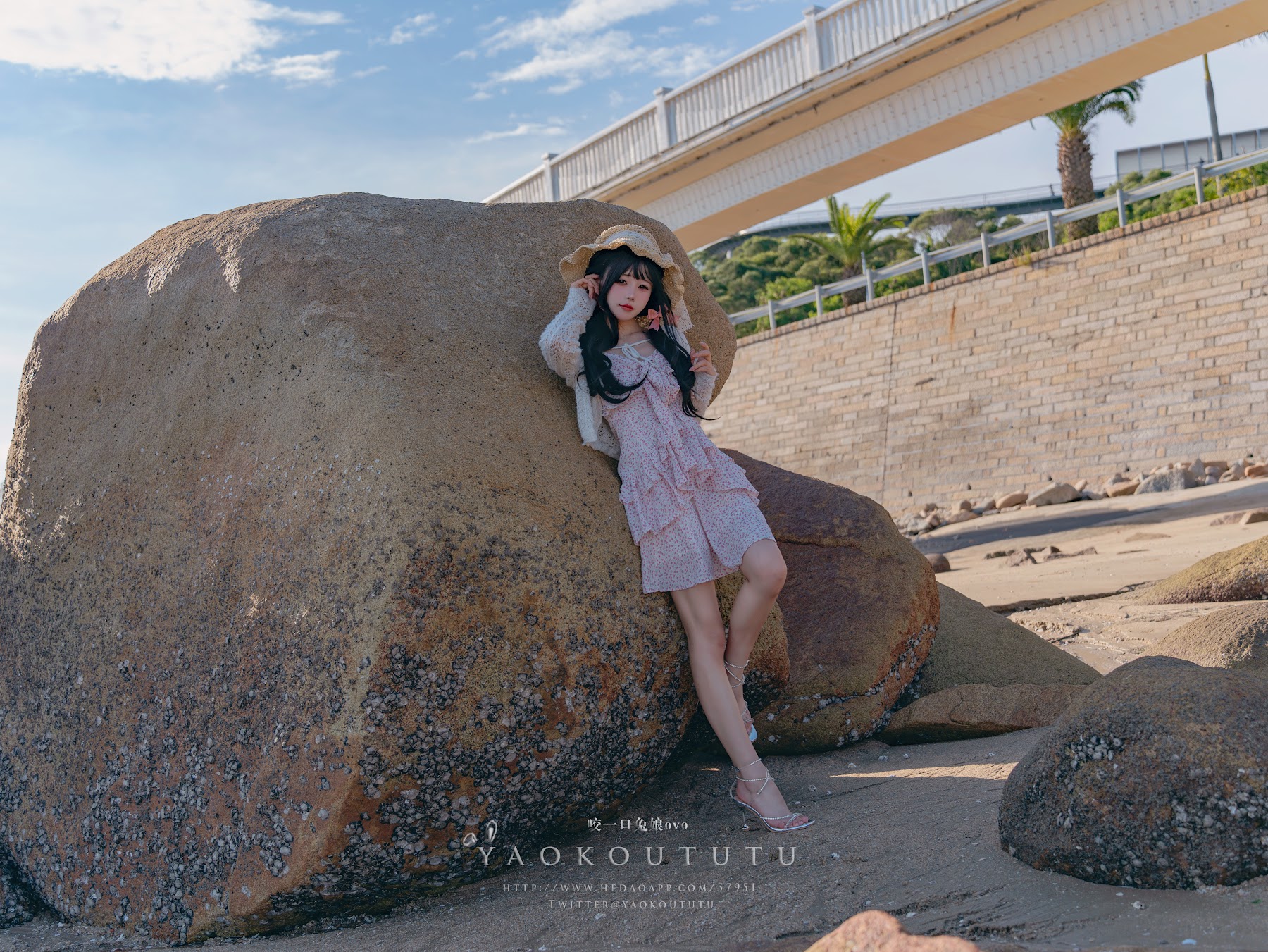 Coser@黏黏团子兔 – 邻家小妹&日不落 - P61