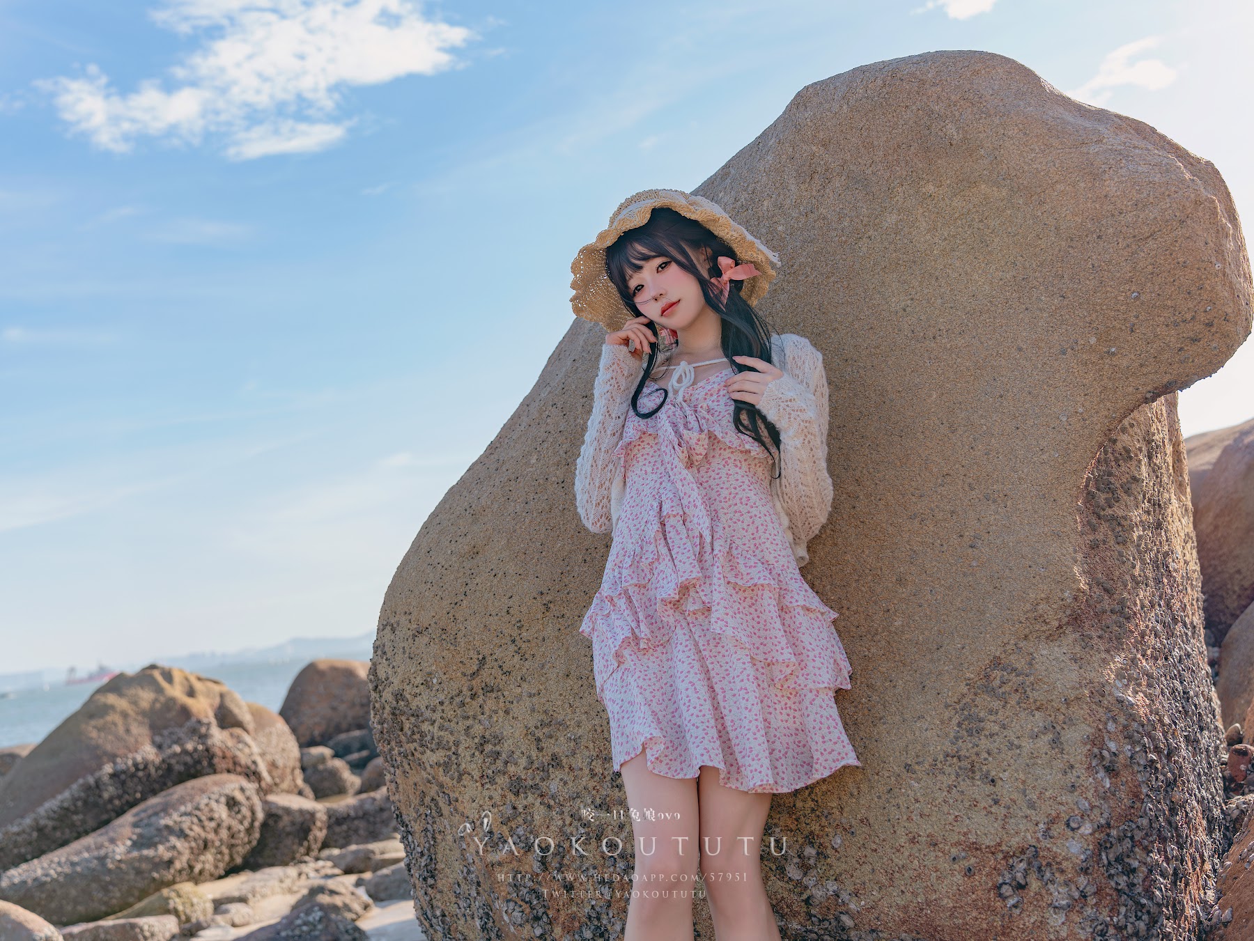 Coser@黏黏团子兔 – 邻家小妹&日不落 - P62