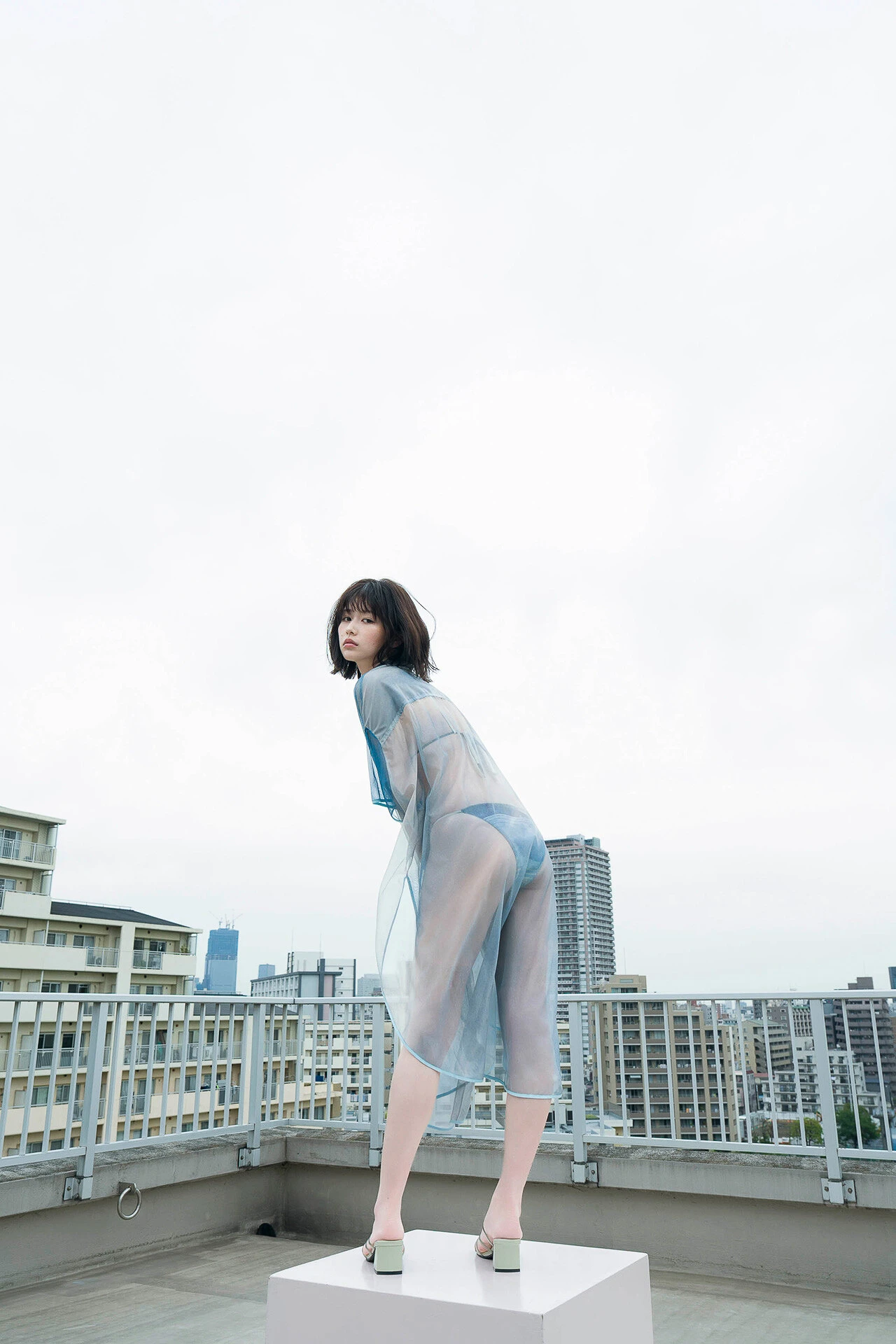 Yuzuha Saeki 冴木柚葉, FLASHデジタル写真集 「Lumiere」 Set.01 - P3