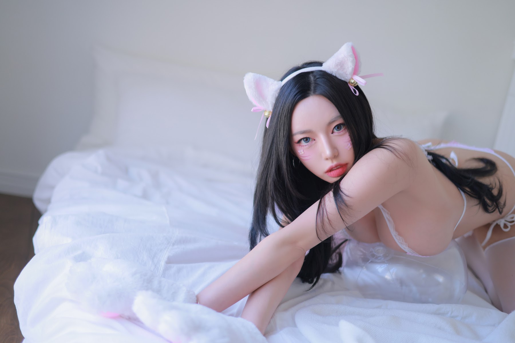 Dongeuran (동그란) – Cat Girl - P60