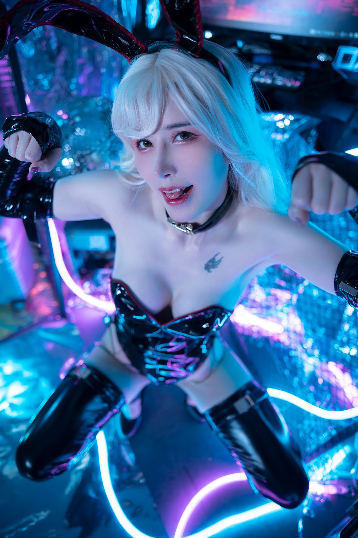 Coser@鹿八岁 – 赛博朋克兔女郎 - P7