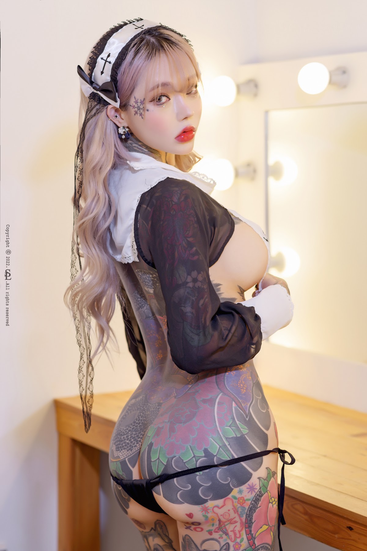SAINT Photolife – YoKo – Saint and Devil - P37