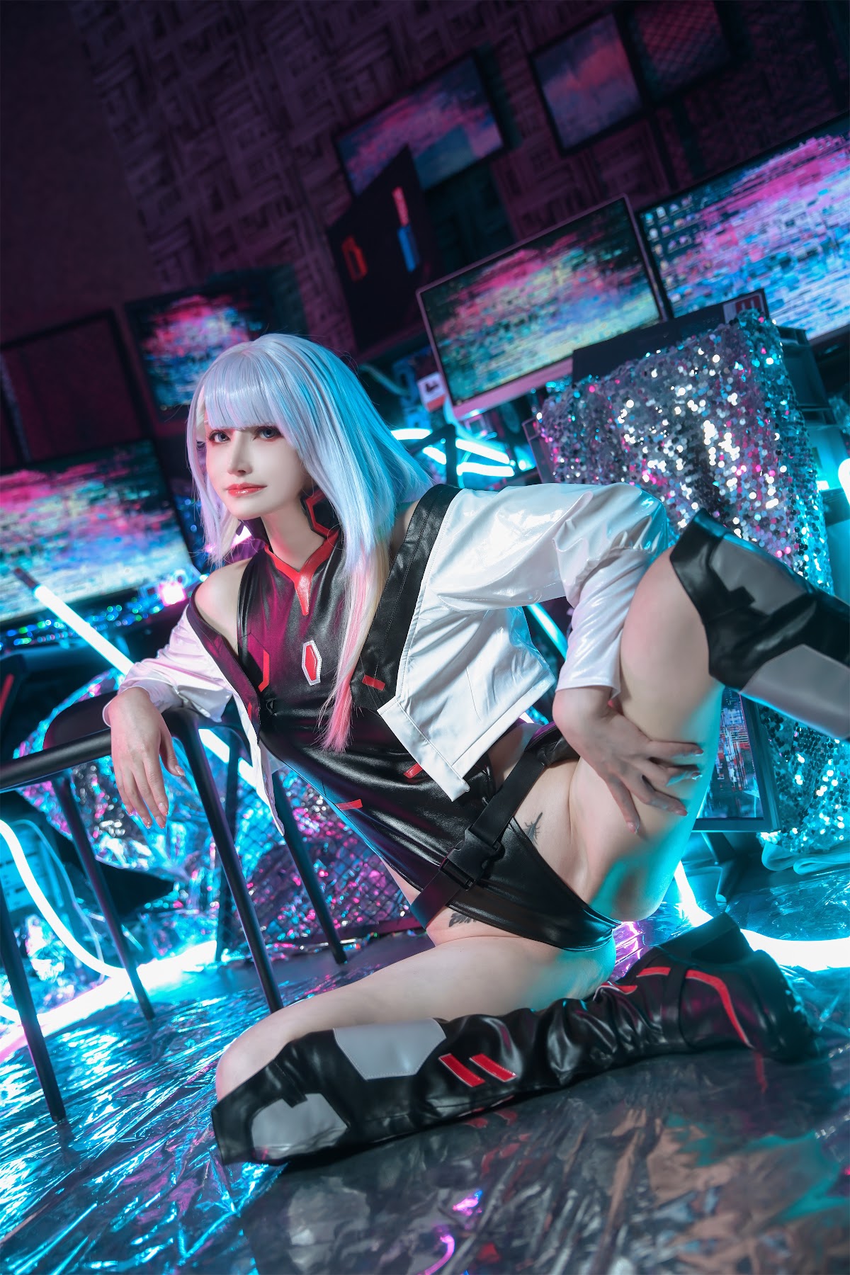Coser@鹿八岁 – 赛博朋克：边缘行者 露西 - P58
