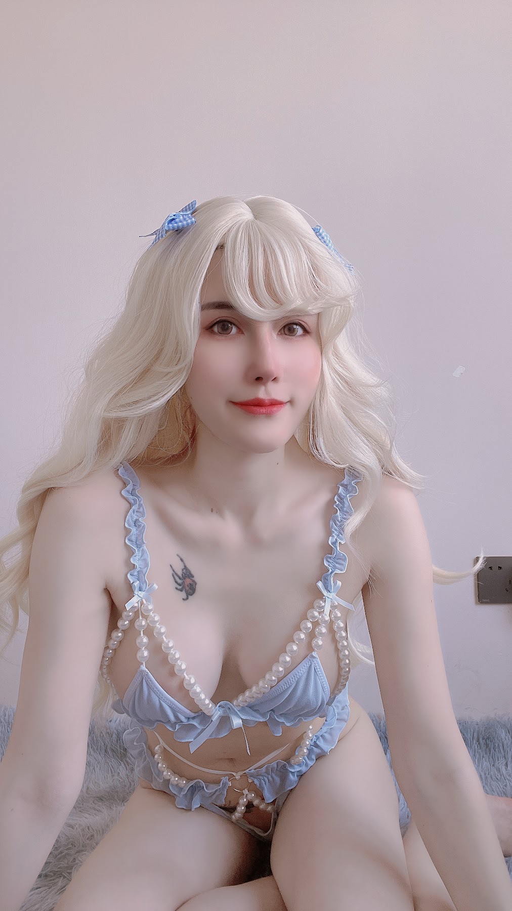 Coser@鹿八岁 – 金发可爱女孩 - P1