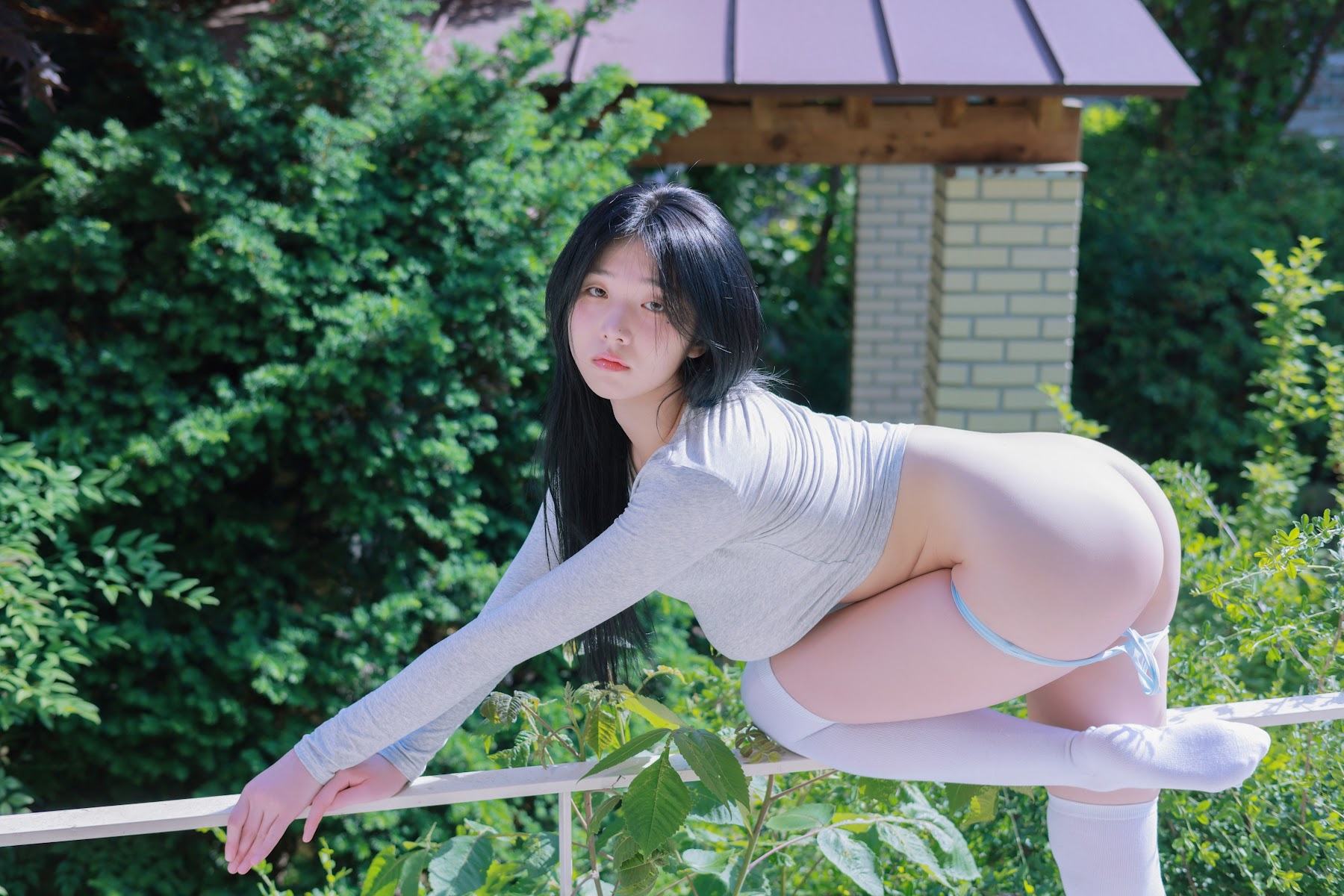Yeon Woo (연우) – Terrace (+S.Ver) - P120
