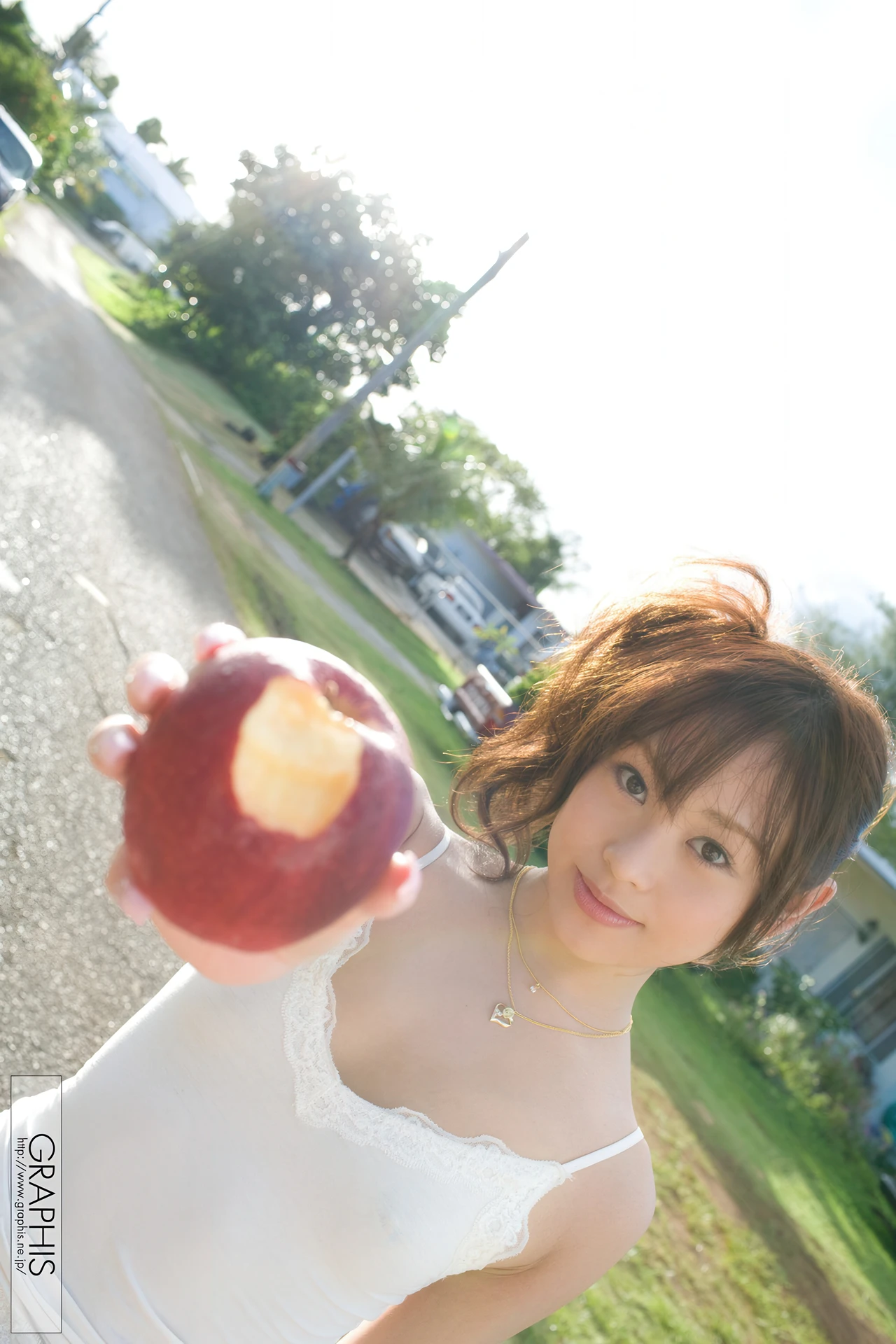 Miina Yoshihara 吉原ミィナ, Graphis First Gravure 初脱ぎ娘 Set.01 - P4
