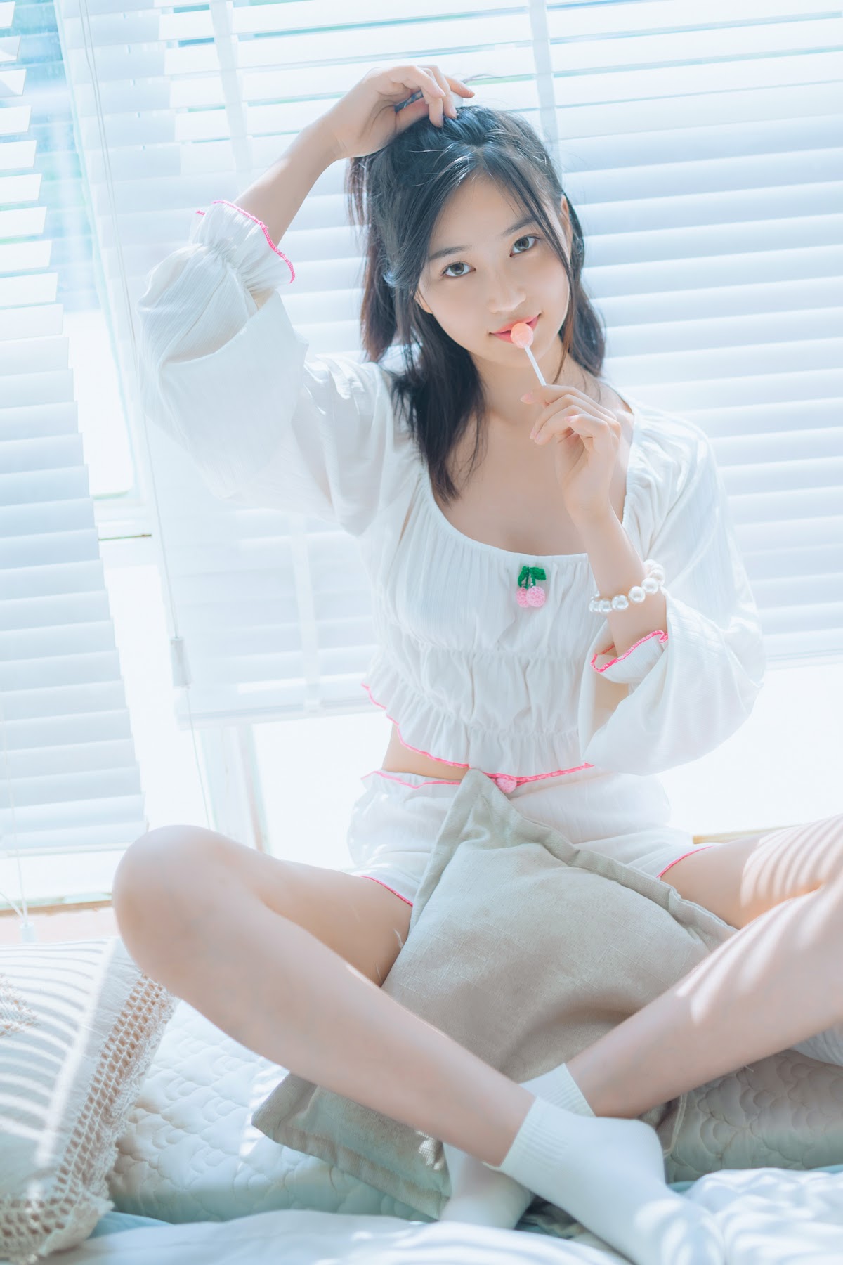 Coser@年年Nnian – 爱吃棒棒糖的少女 - P16