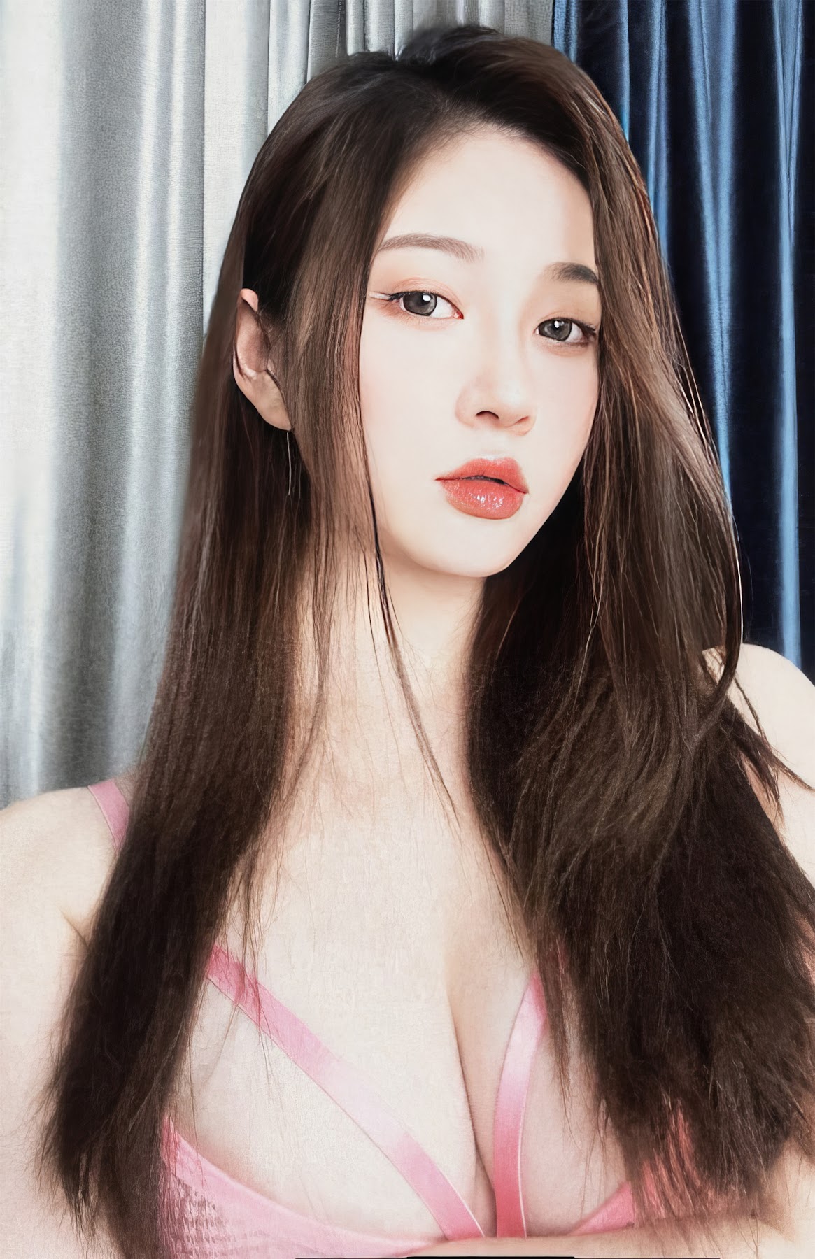 Coser@年年Nnian – 粉色内衣 - P1