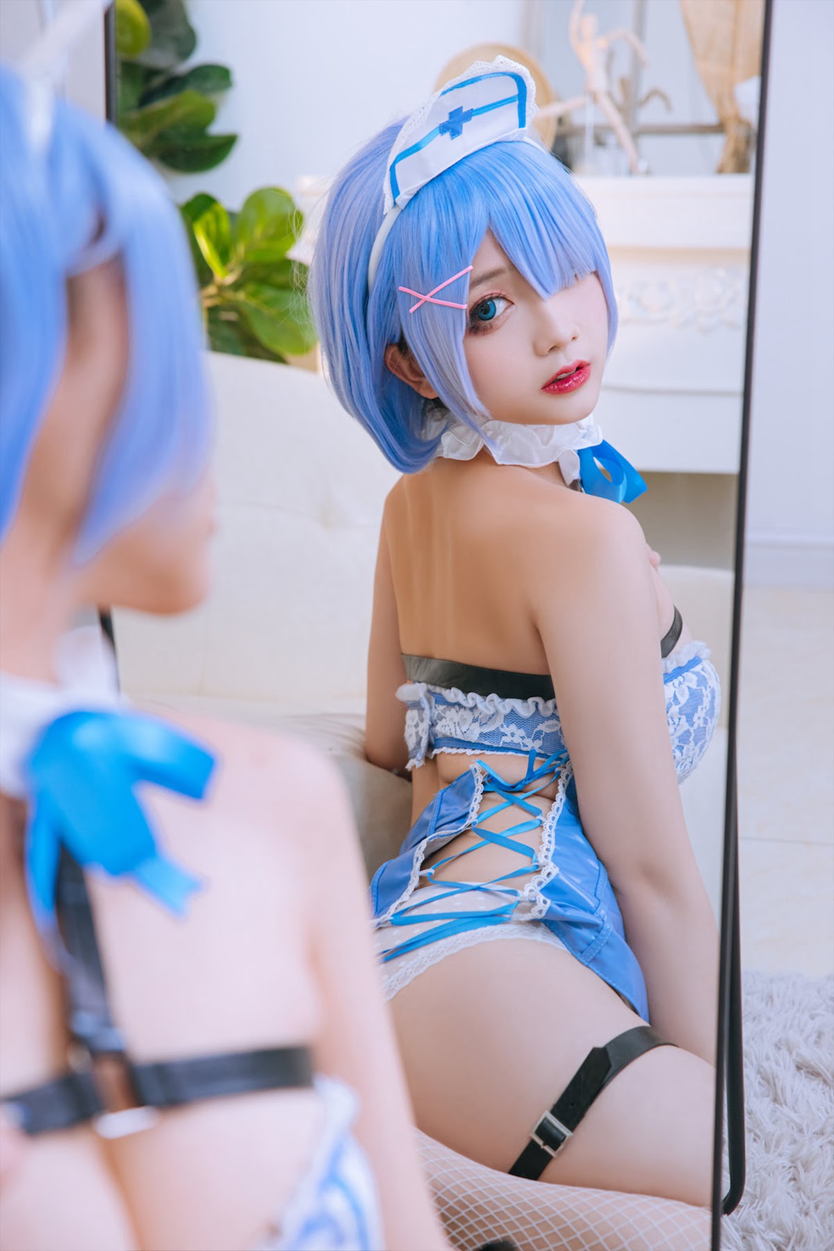 Coser@日奈娇 – 蕾姆蓝色护士 - P38