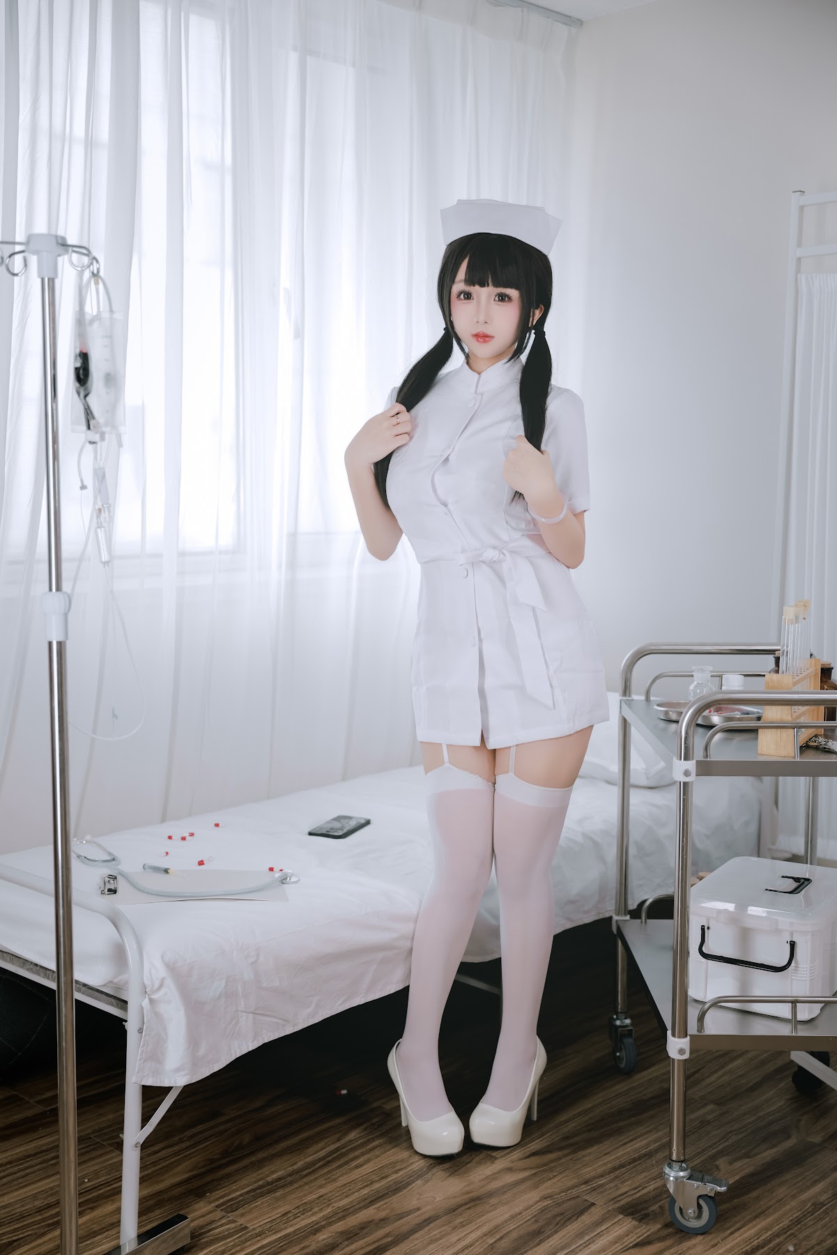 Coser@日奈娇 – 诊所护士 - P1