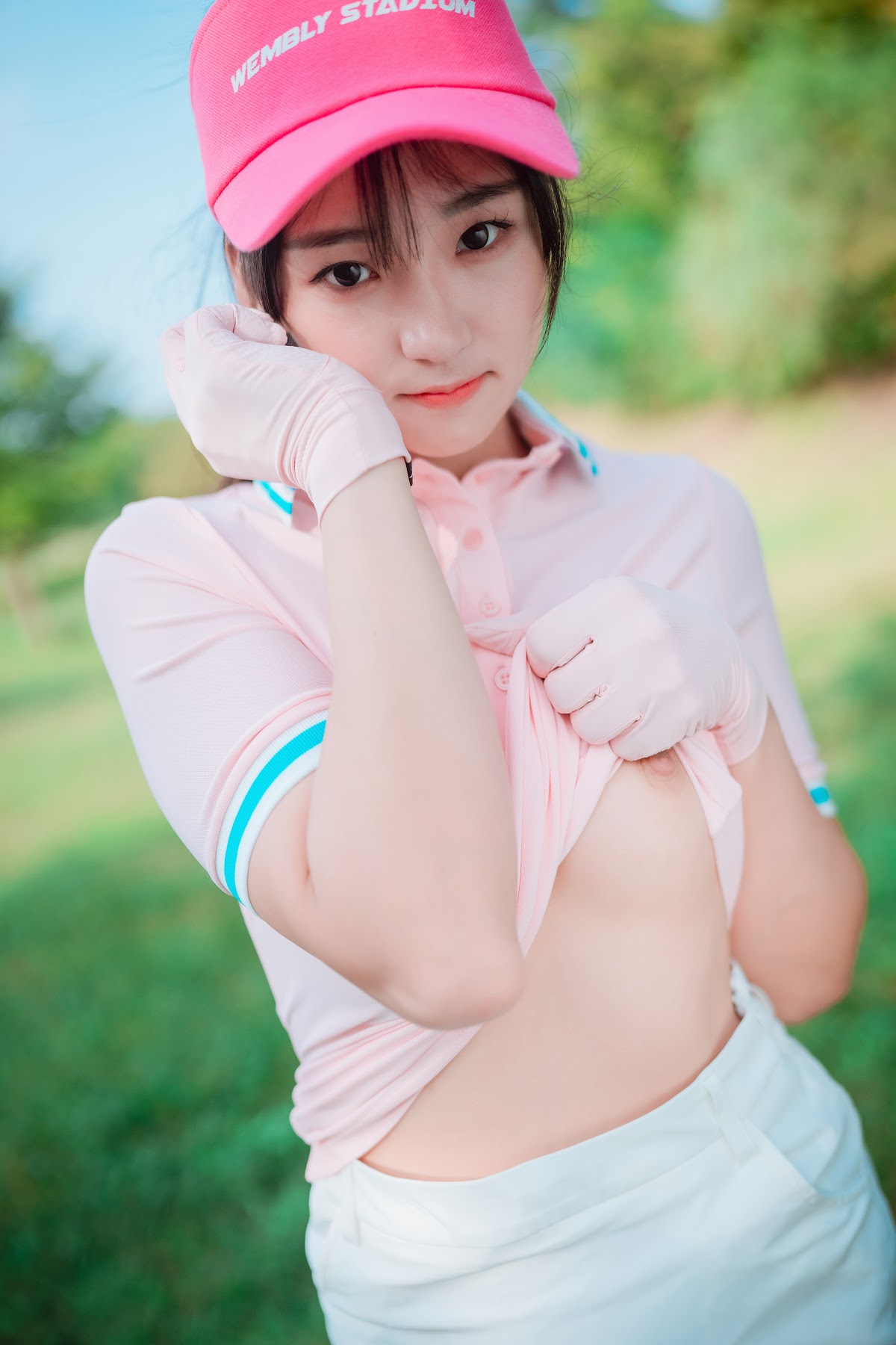 DJAWA Photo – HENDOONG (혠둥이) – On Green - P100