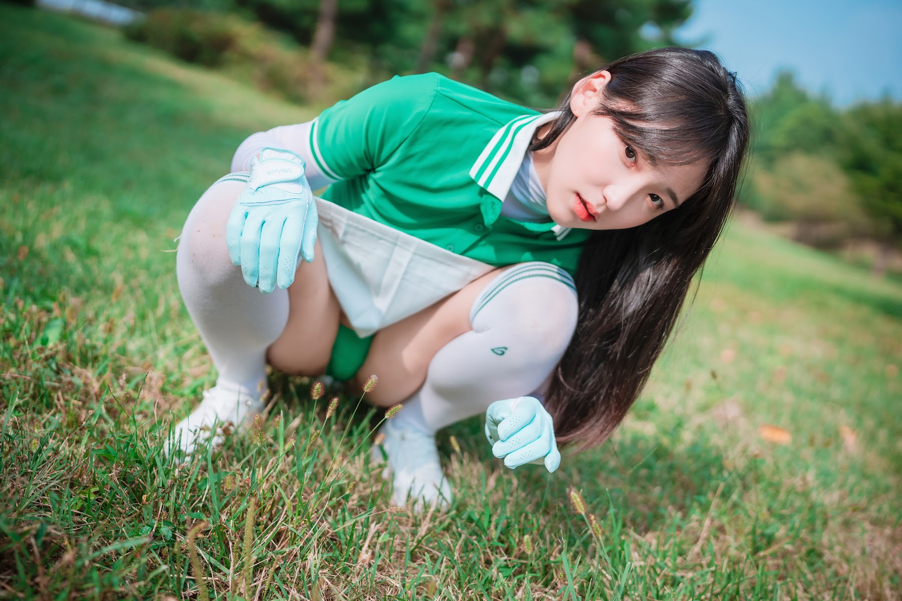 DJAWA Photo – HENDOONG (혠둥이) – On Green - P15