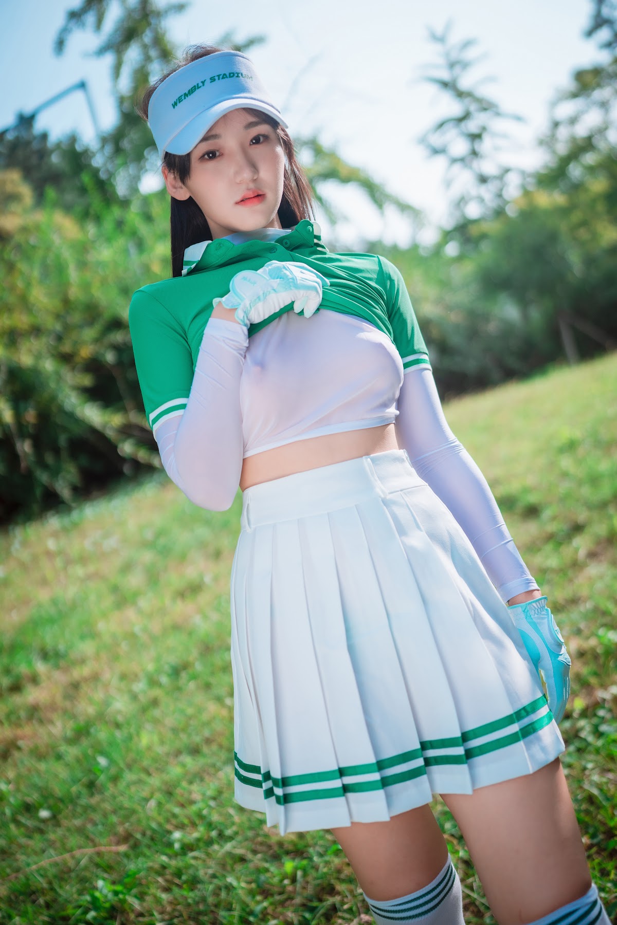 DJAWA Photo – HENDOONG (혠둥이) – On Green - P20
