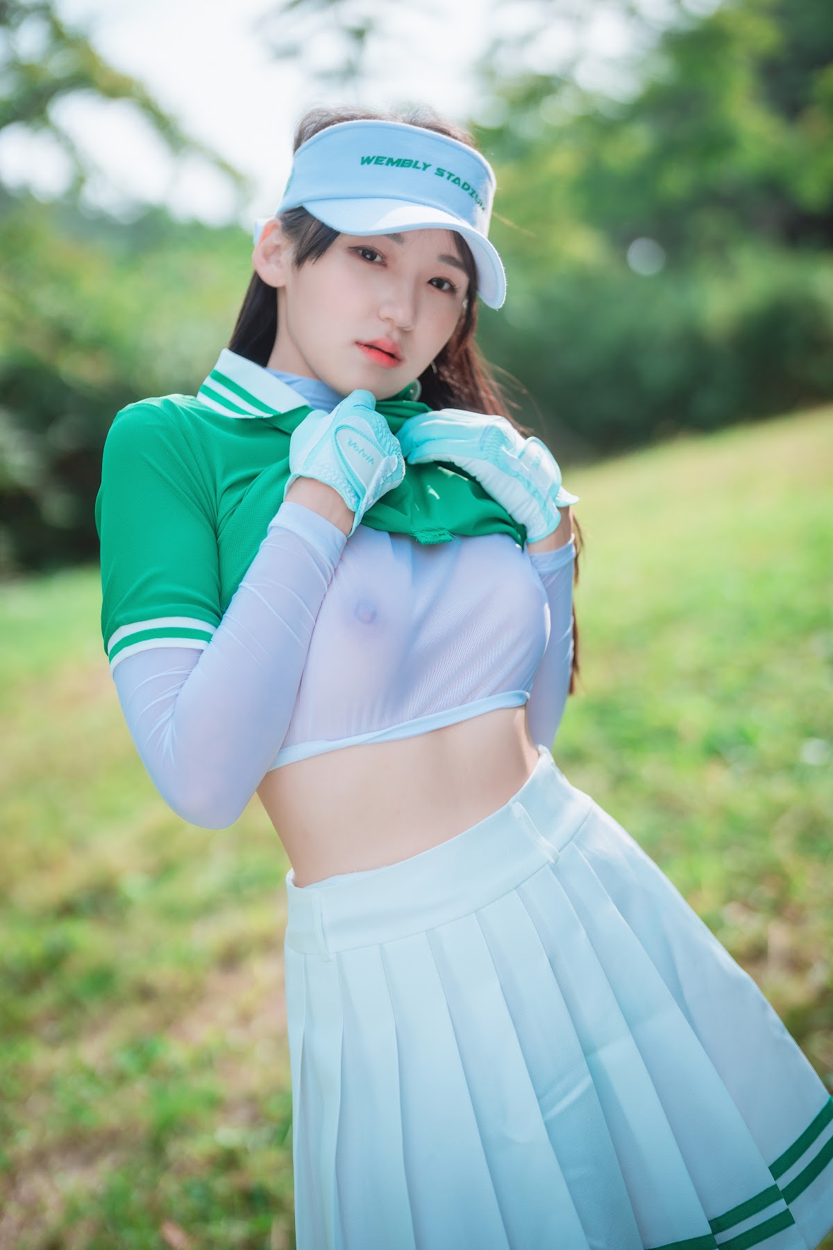 DJAWA Photo – HENDOONG (혠둥이) – On Green - P21