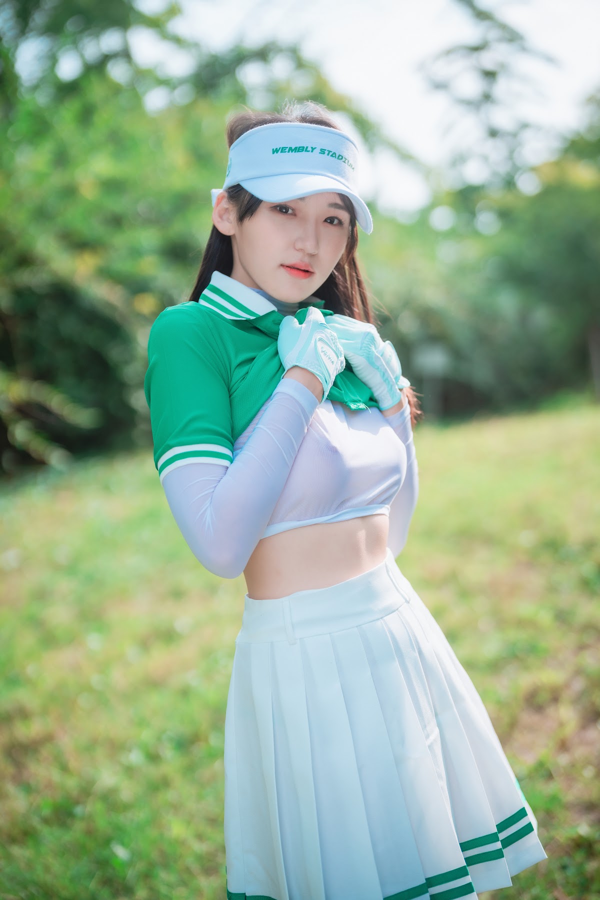 DJAWA Photo – HENDOONG (혠둥이) – On Green - P22