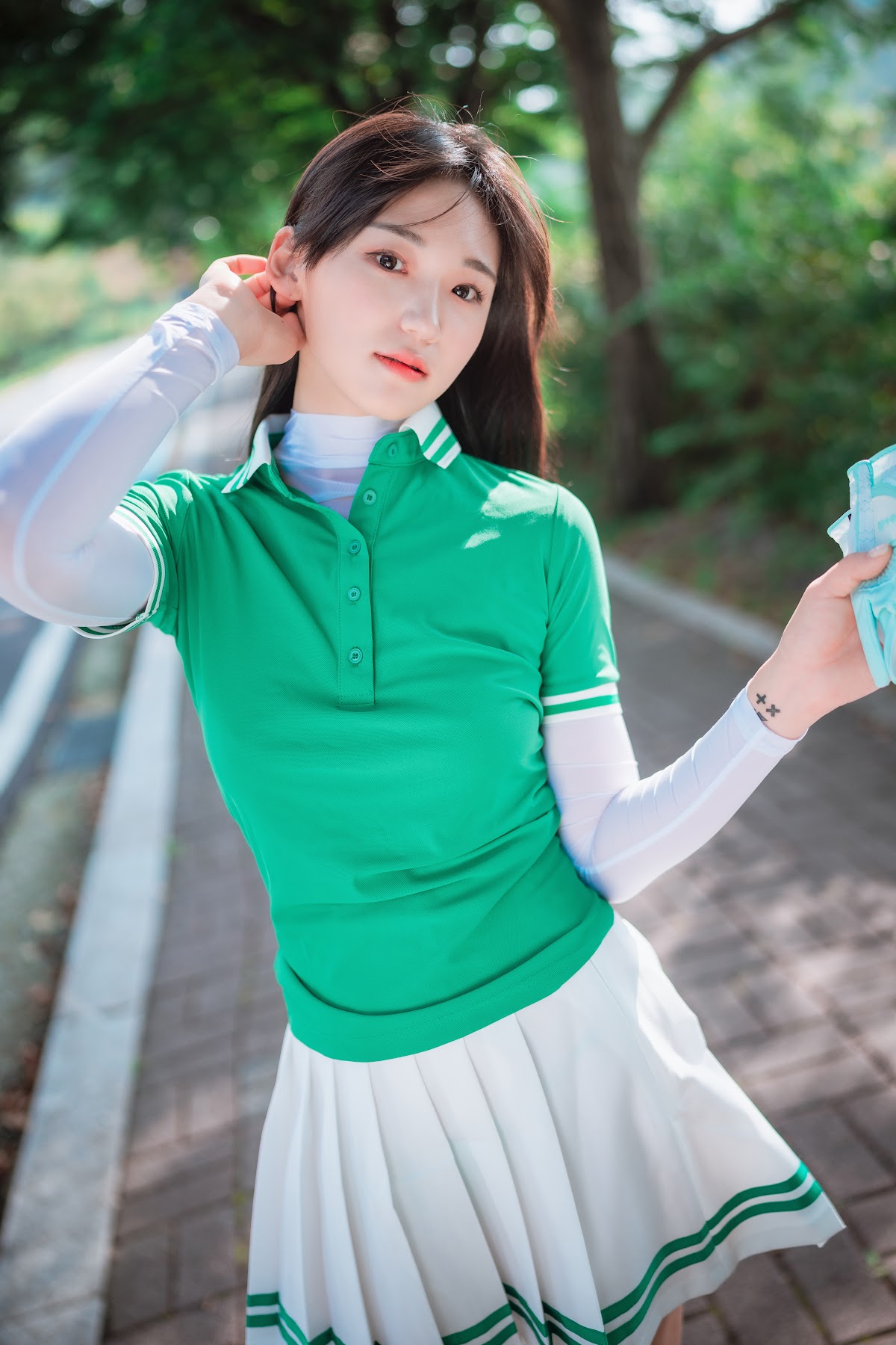 DJAWA Photo – HENDOONG (혠둥이) – On Green - P36
