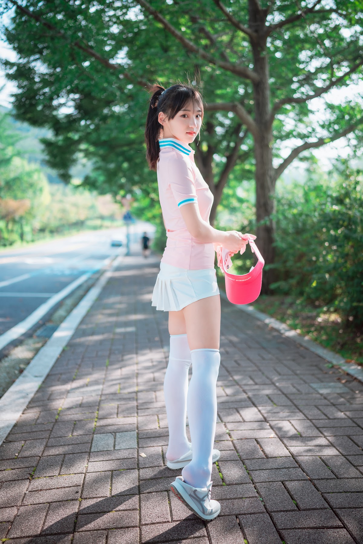 DJAWA Photo – HENDOONG (혠둥이) – On Green - P37