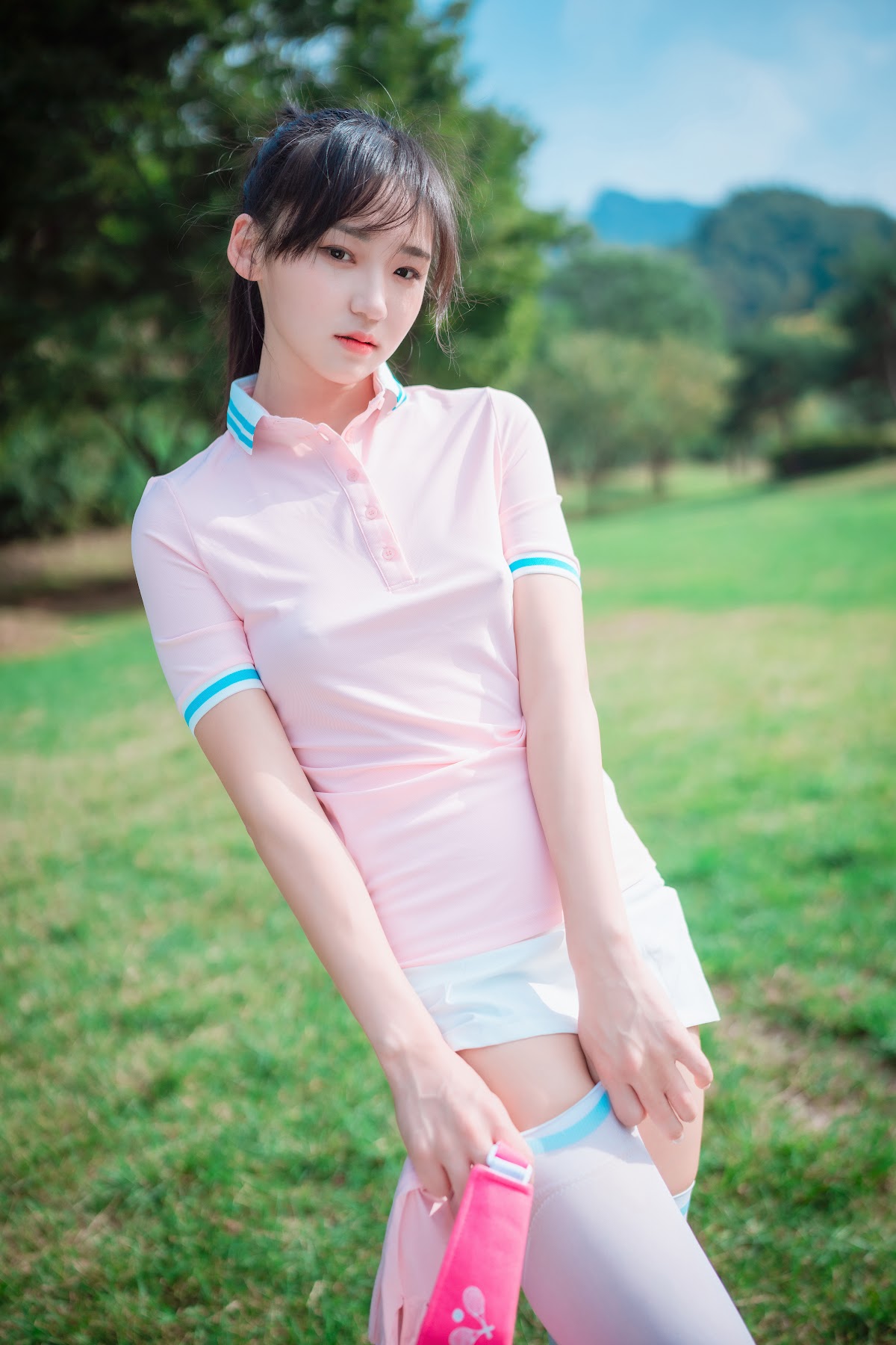 DJAWA Photo – HENDOONG (혠둥이) – On Green - P48