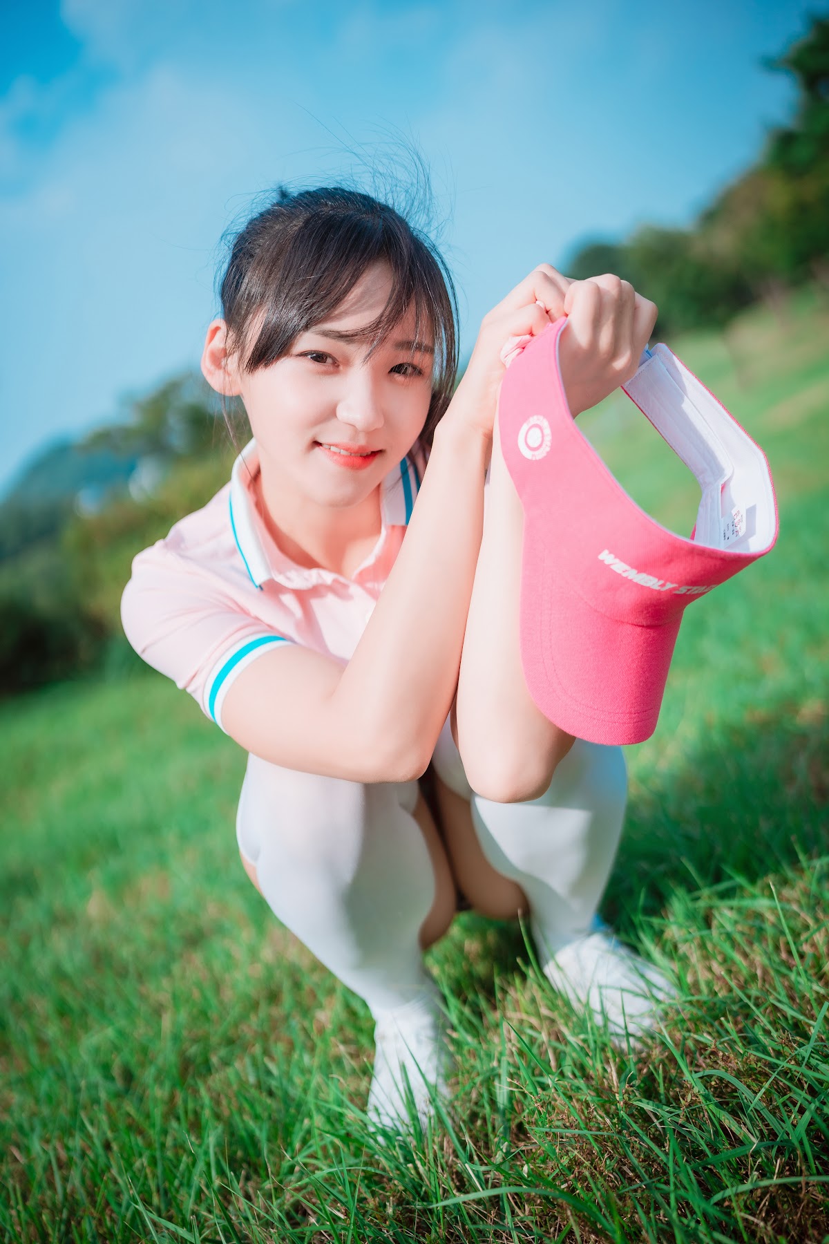 DJAWA Photo – HENDOONG (혠둥이) – On Green - P53