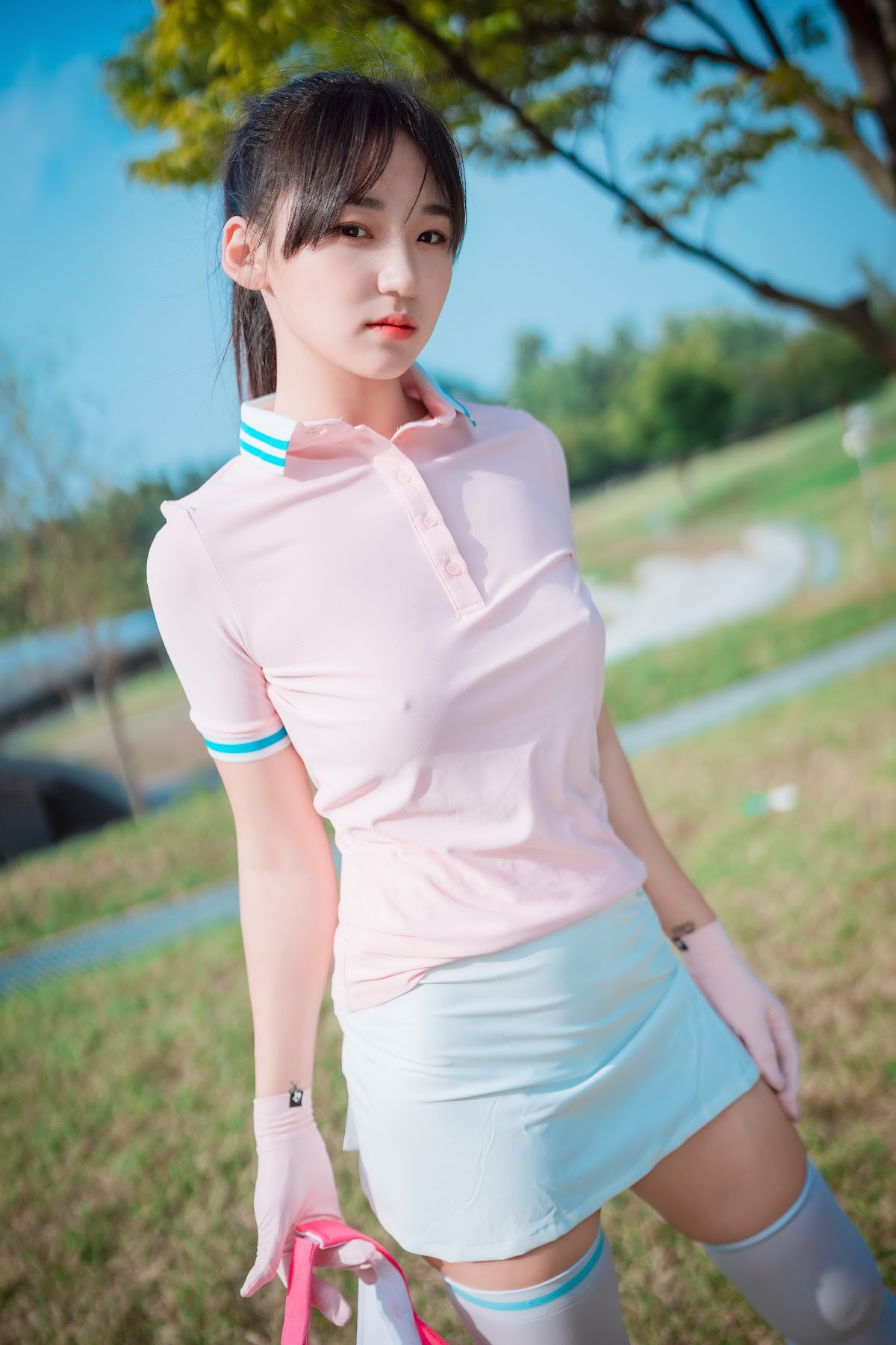 DJAWA Photo – HENDOONG (혠둥이) – On Green - P54