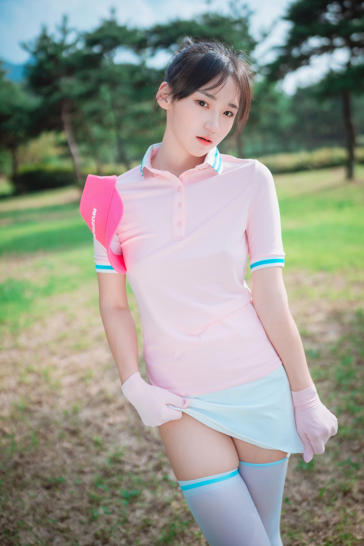 DJAWA Photo – HENDOONG (혠둥이) – On Green - P59