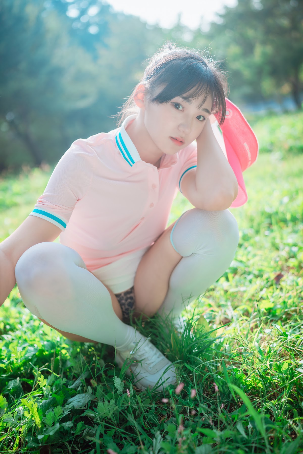 DJAWA Photo – HENDOONG (혠둥이) – On Green - P68