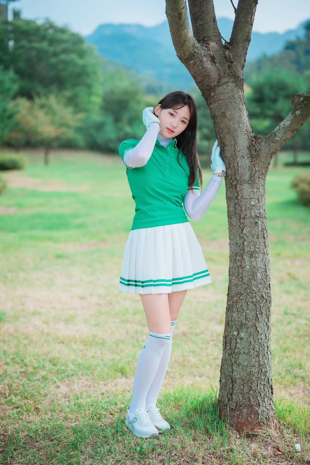 DJAWA Photo – HENDOONG (혠둥이) – On Green - P6