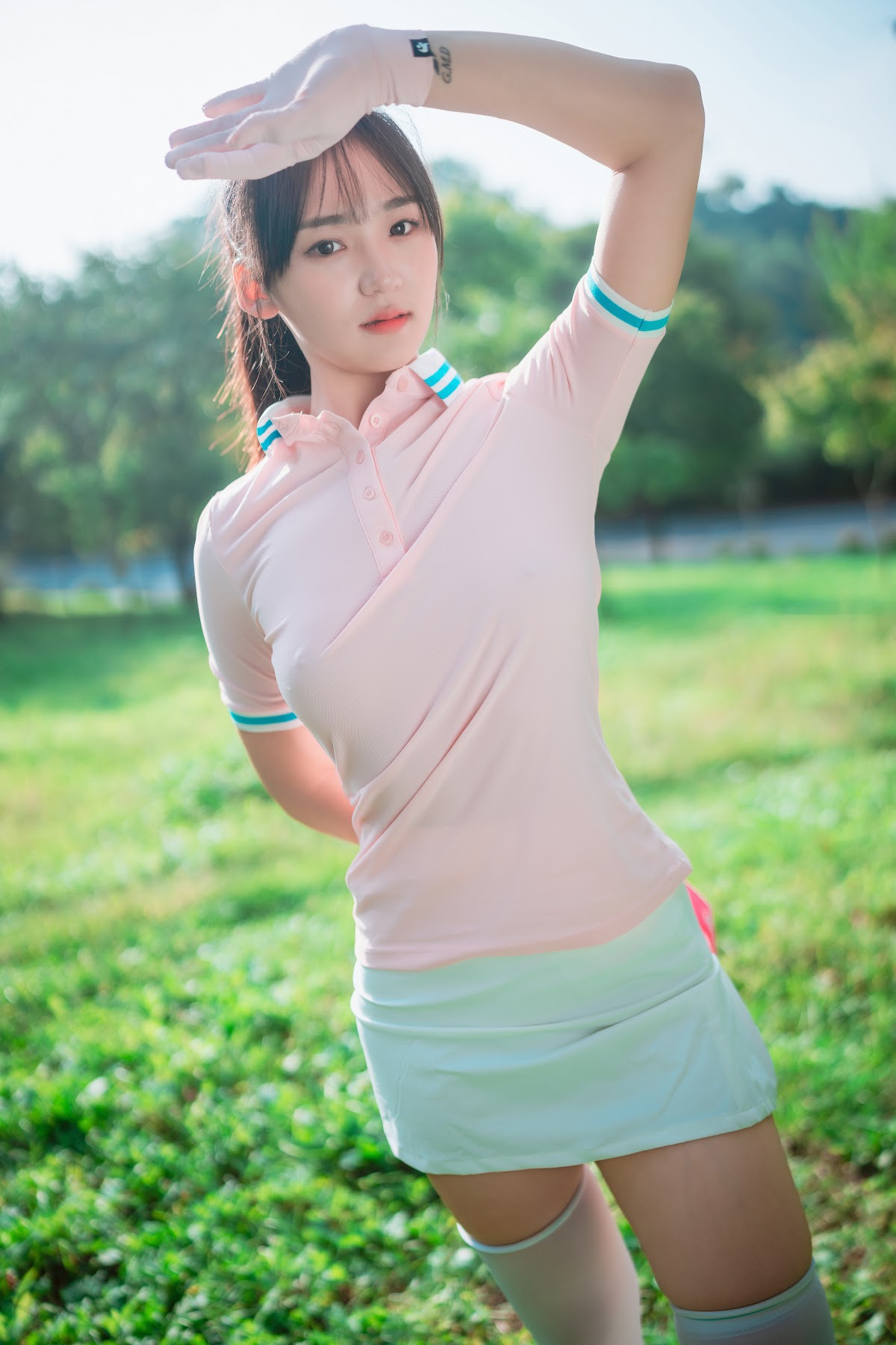 DJAWA Photo – HENDOONG (혠둥이) – On Green - P72