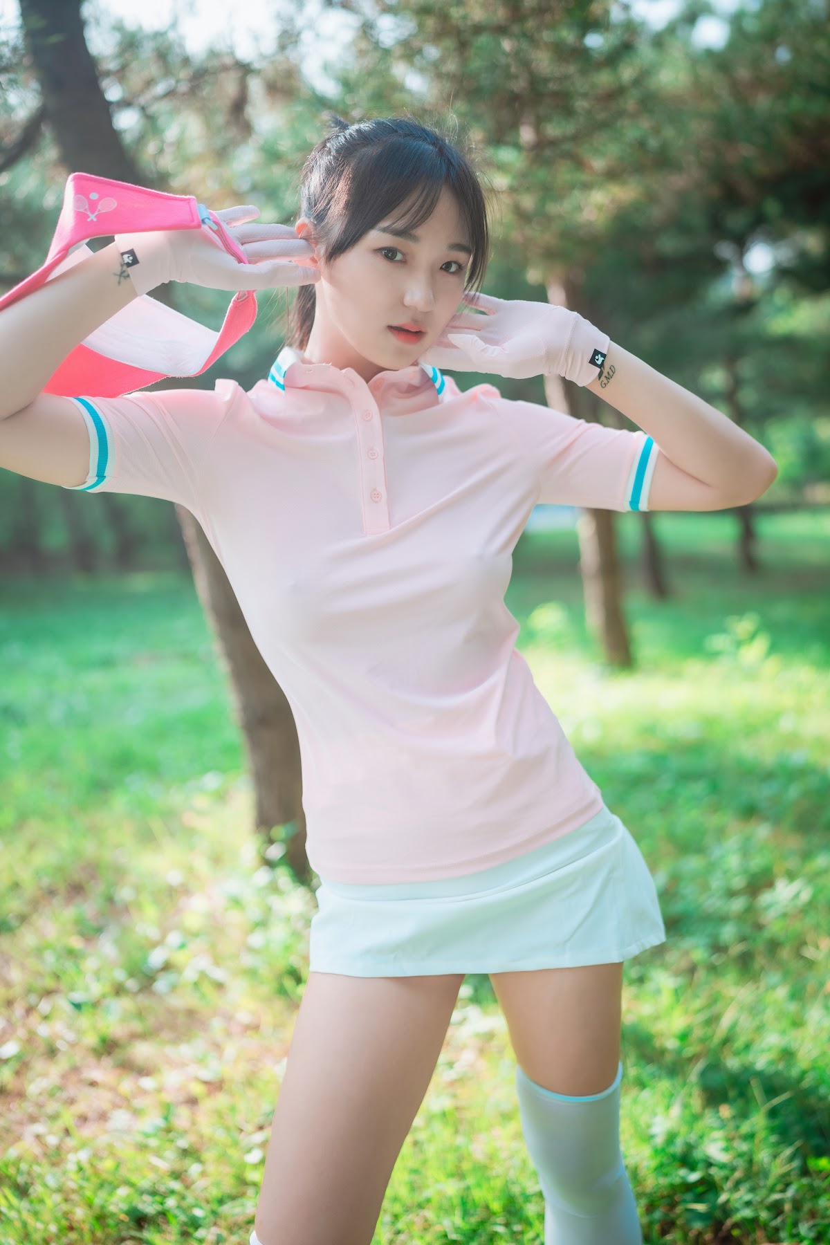 DJAWA Photo – HENDOONG (혠둥이) – On Green - P73