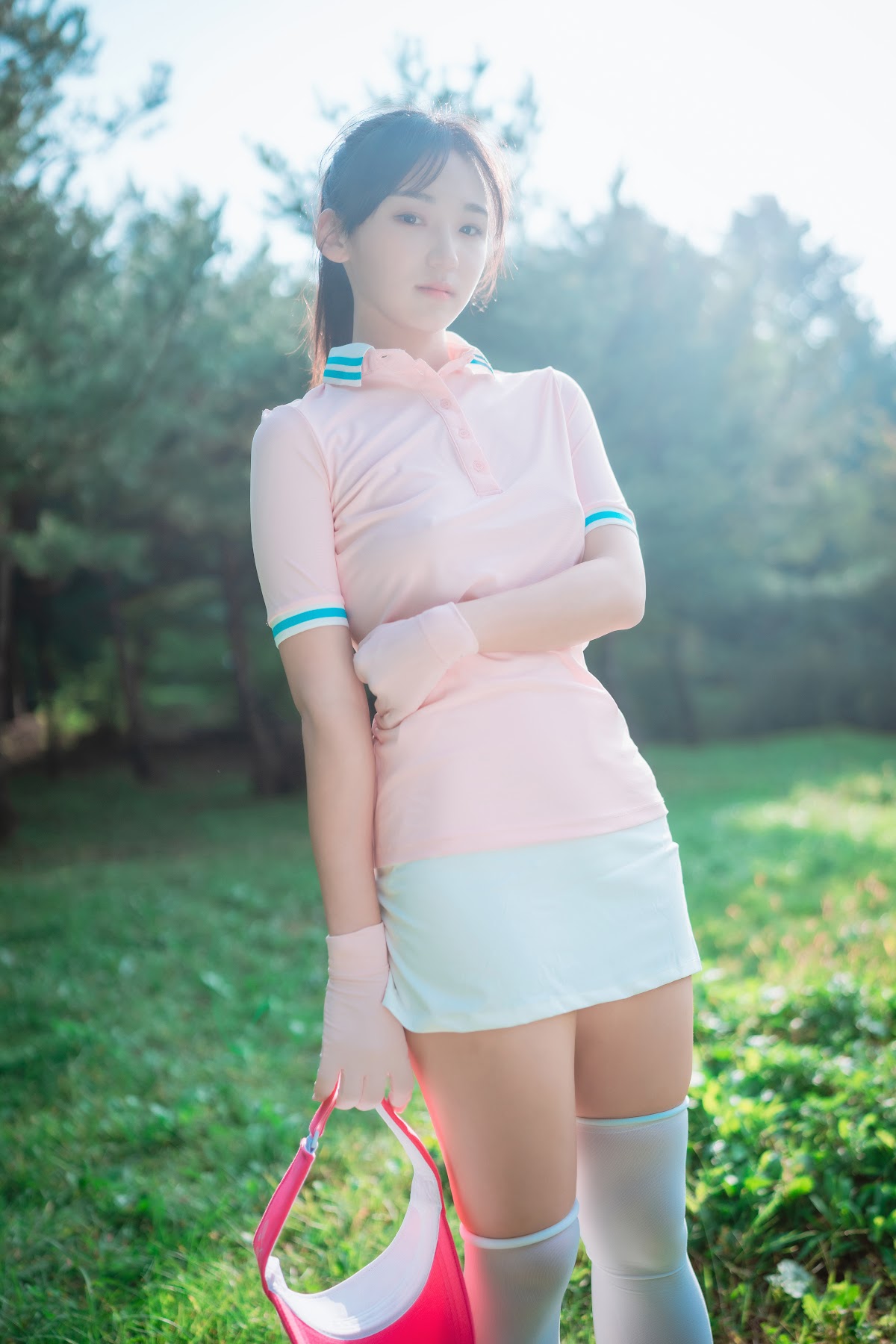 DJAWA Photo – HENDOONG (혠둥이) – On Green - P74