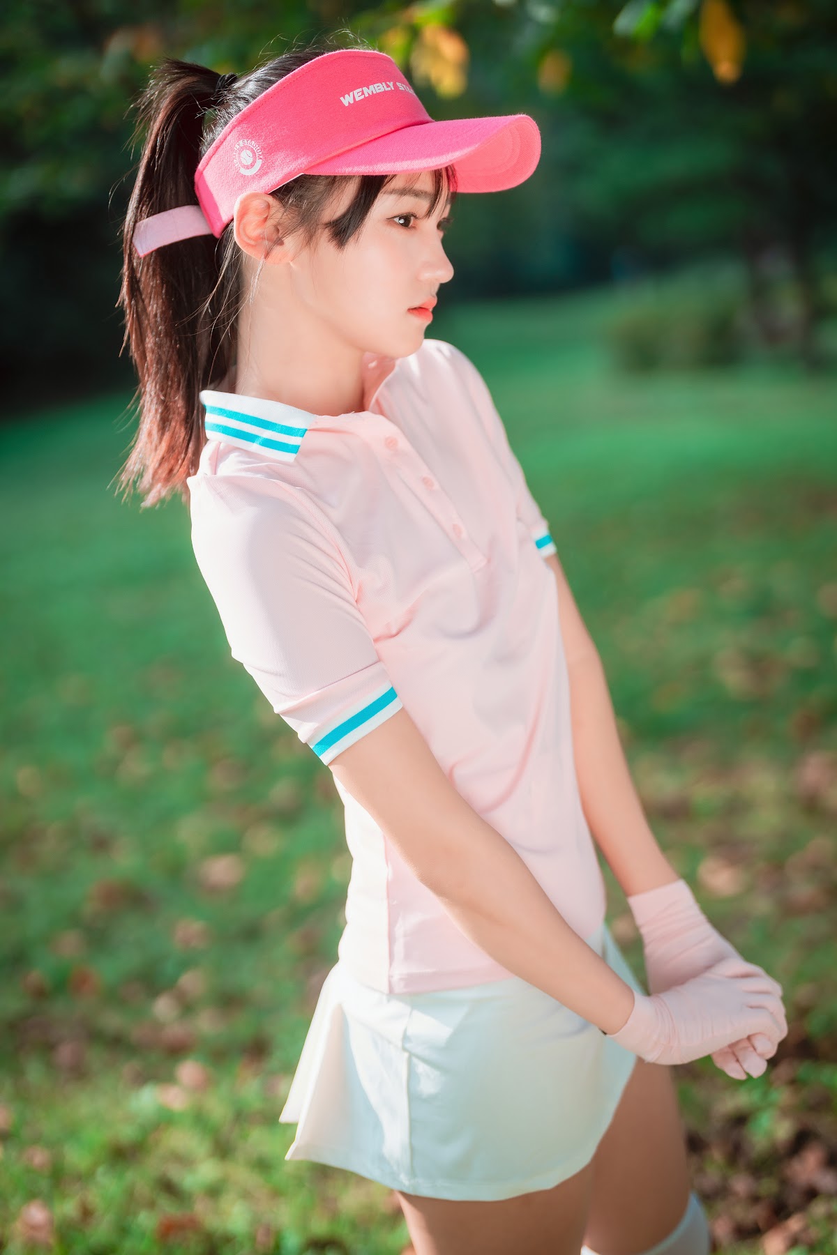 DJAWA Photo – HENDOONG (혠둥이) – On Green - P81
