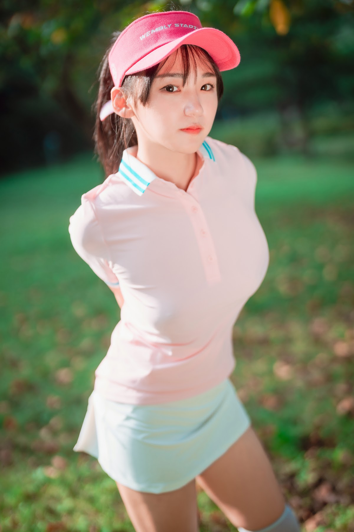 DJAWA Photo – HENDOONG (혠둥이) – On Green - P82