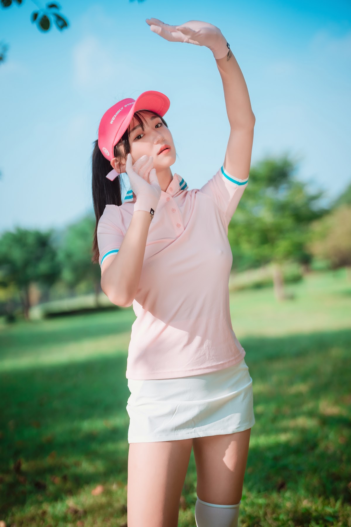 DJAWA Photo – HENDOONG (혠둥이) – On Green - P83