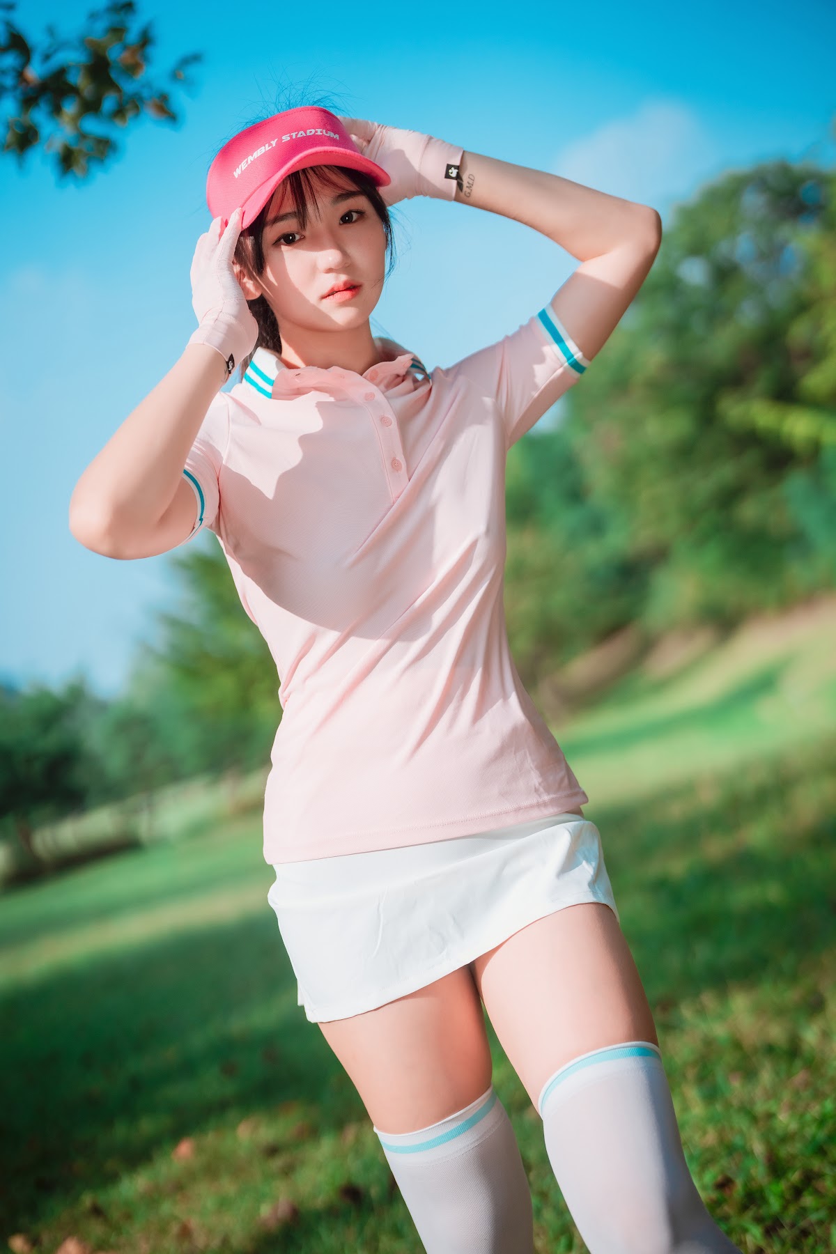 DJAWA Photo – HENDOONG (혠둥이) – On Green - P87